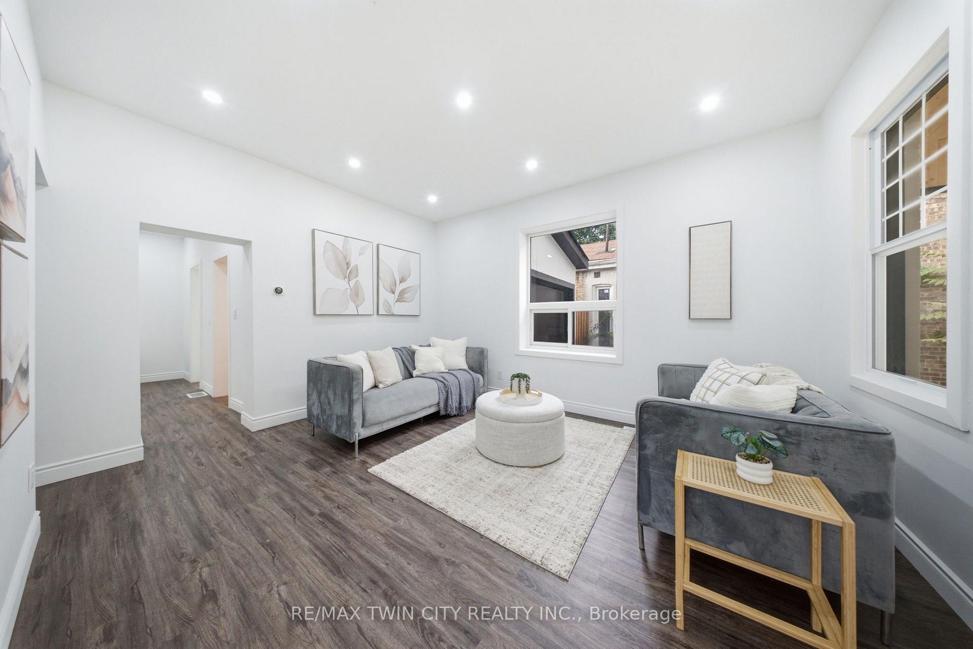 Photo 10 of 42 Peel Street, Brantford, Victoria/Arthur — HOMEH