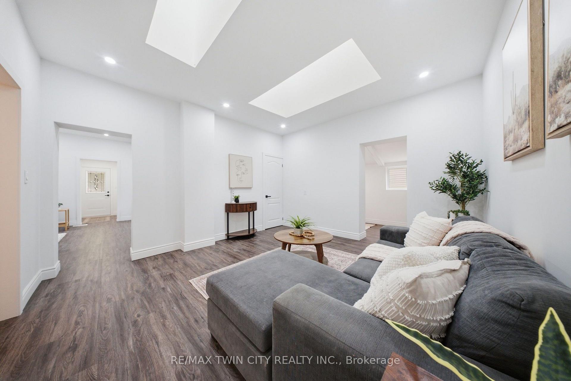 Photo 16 of 42 Peel Street, Brantford, Victoria/Arthur — HOMEH