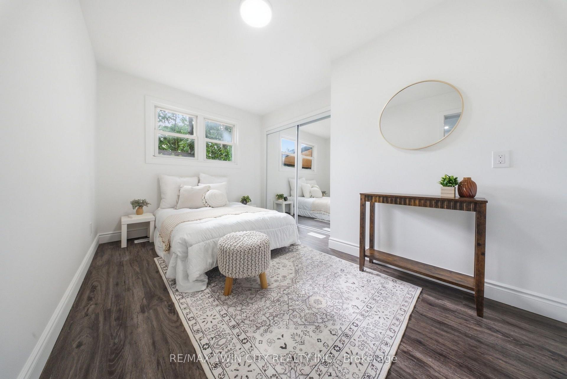 Photo 17 of 42 Peel Street, Brantford, Victoria/Arthur — HOMEH