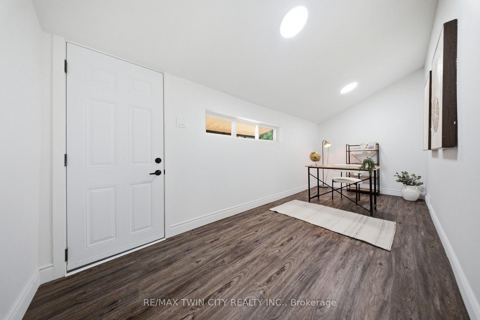 Photo 19 of 42 Peel Street, Brantford, Victoria/Arthur — HOMEH