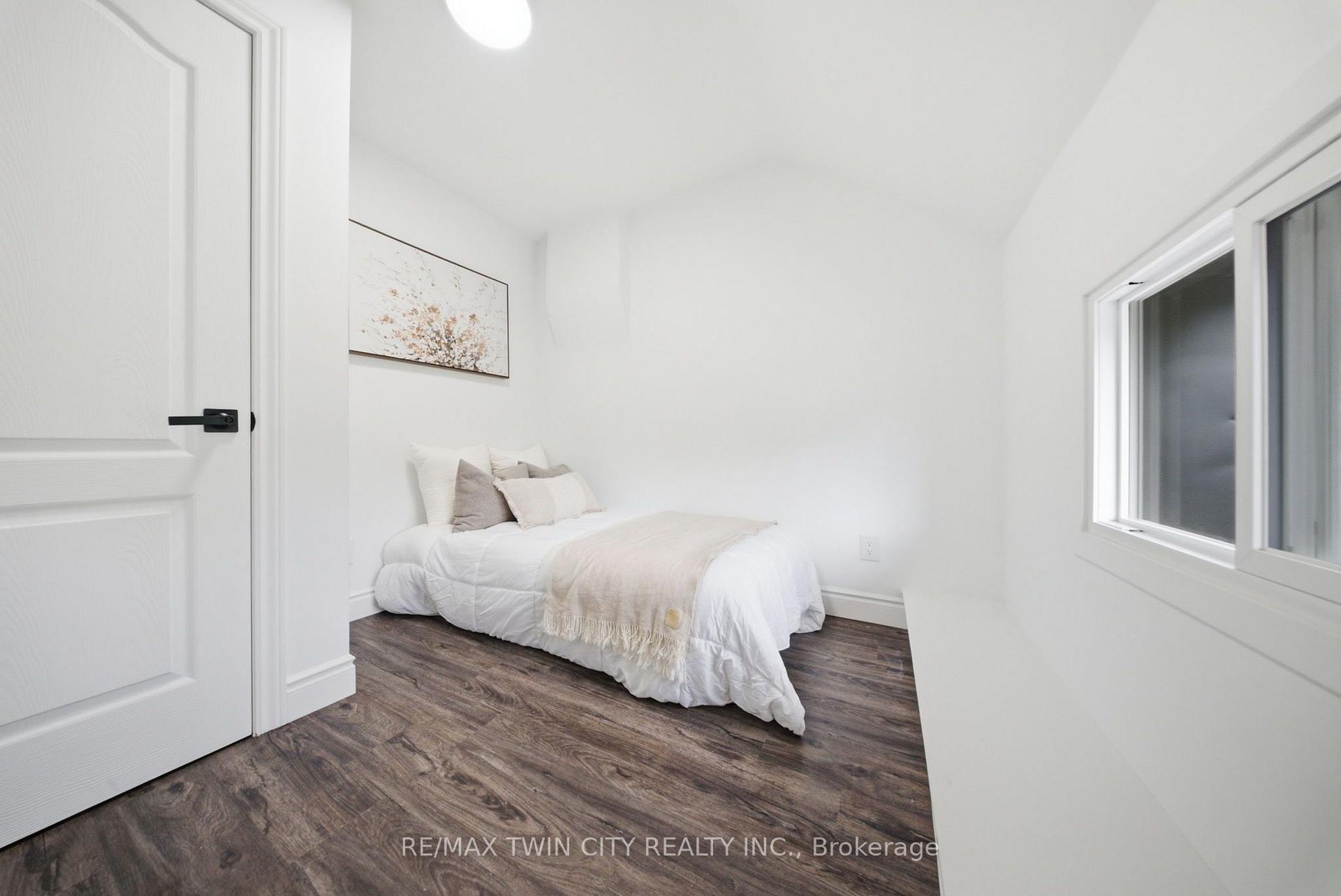 Photo 24 of 42 Peel Street, Brantford, Victoria/Arthur — HOMEH