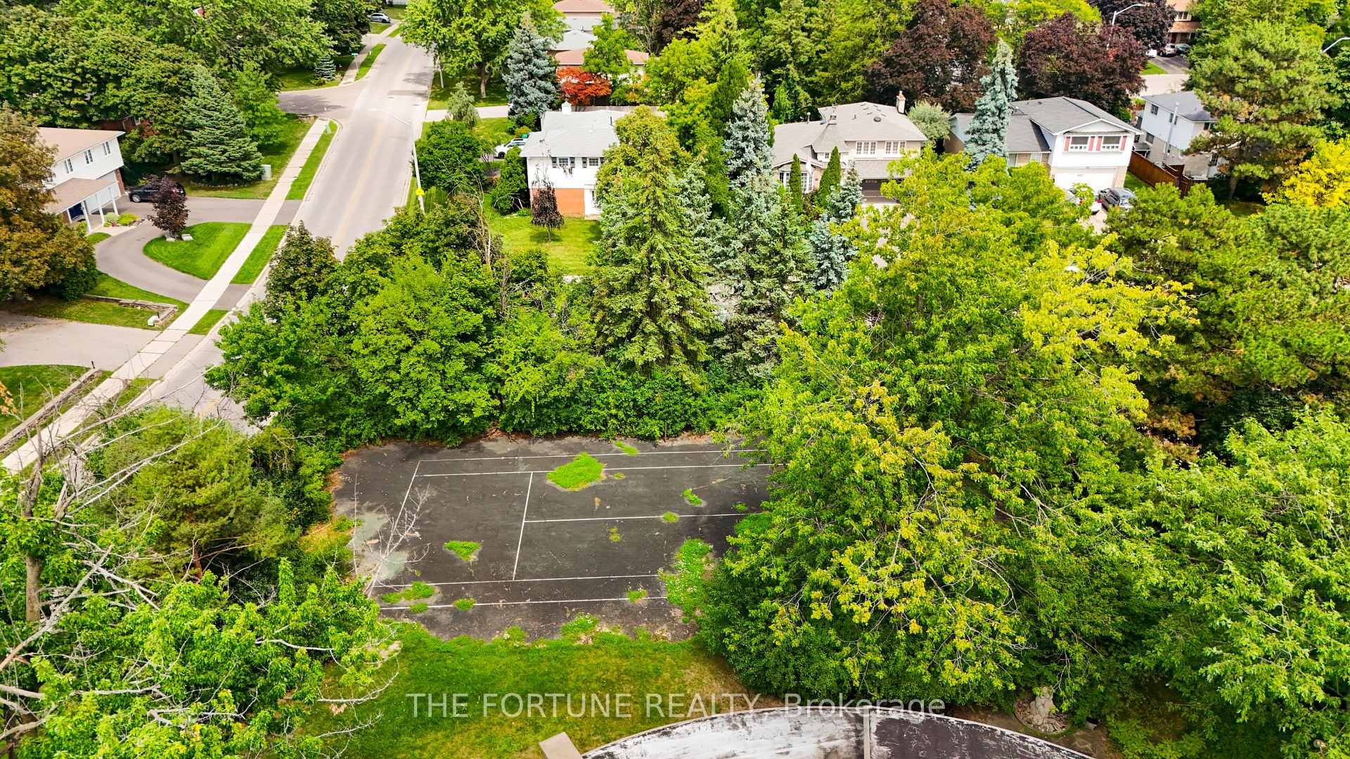Photo 6 of 58 Parkview Place, Brampton, Brampton East — HOMEH