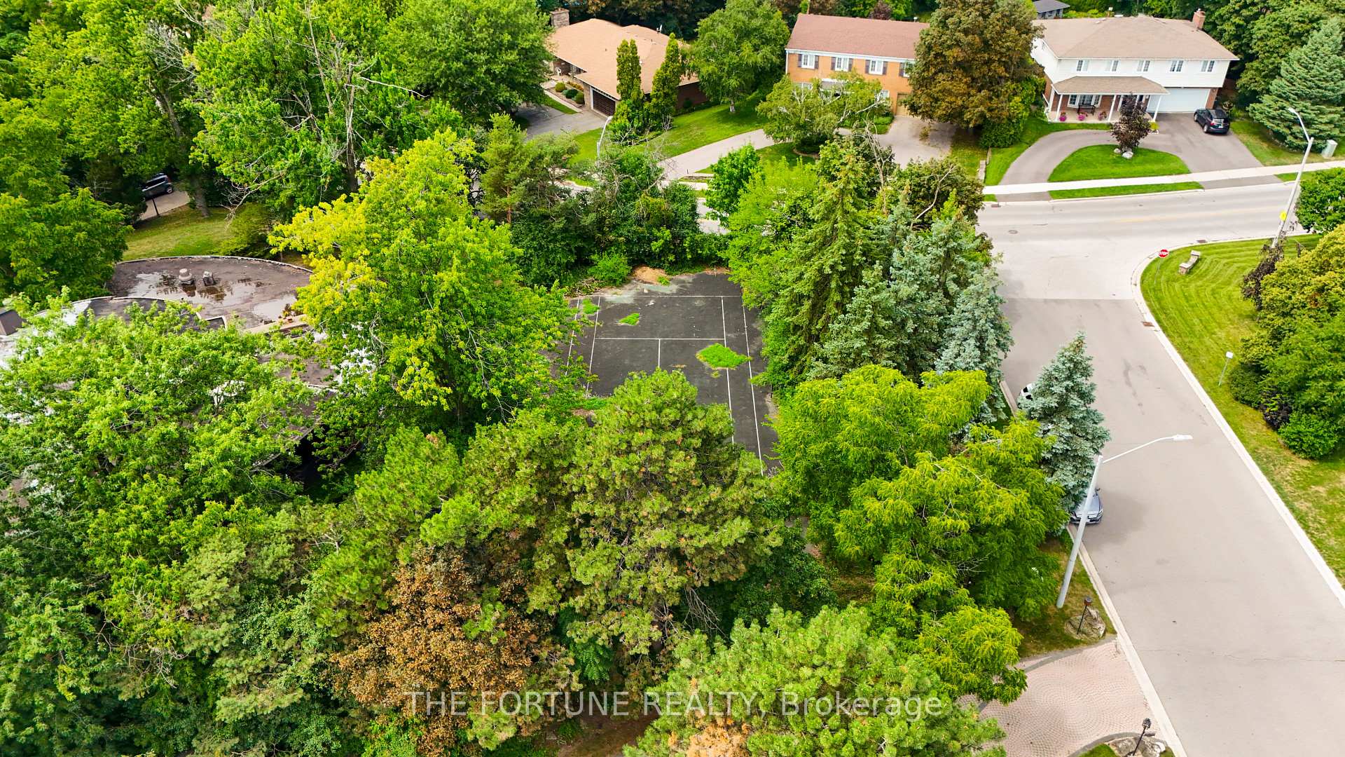 Photo 7 of 58 Parkview Place, Brampton, Brampton East — HOMEH