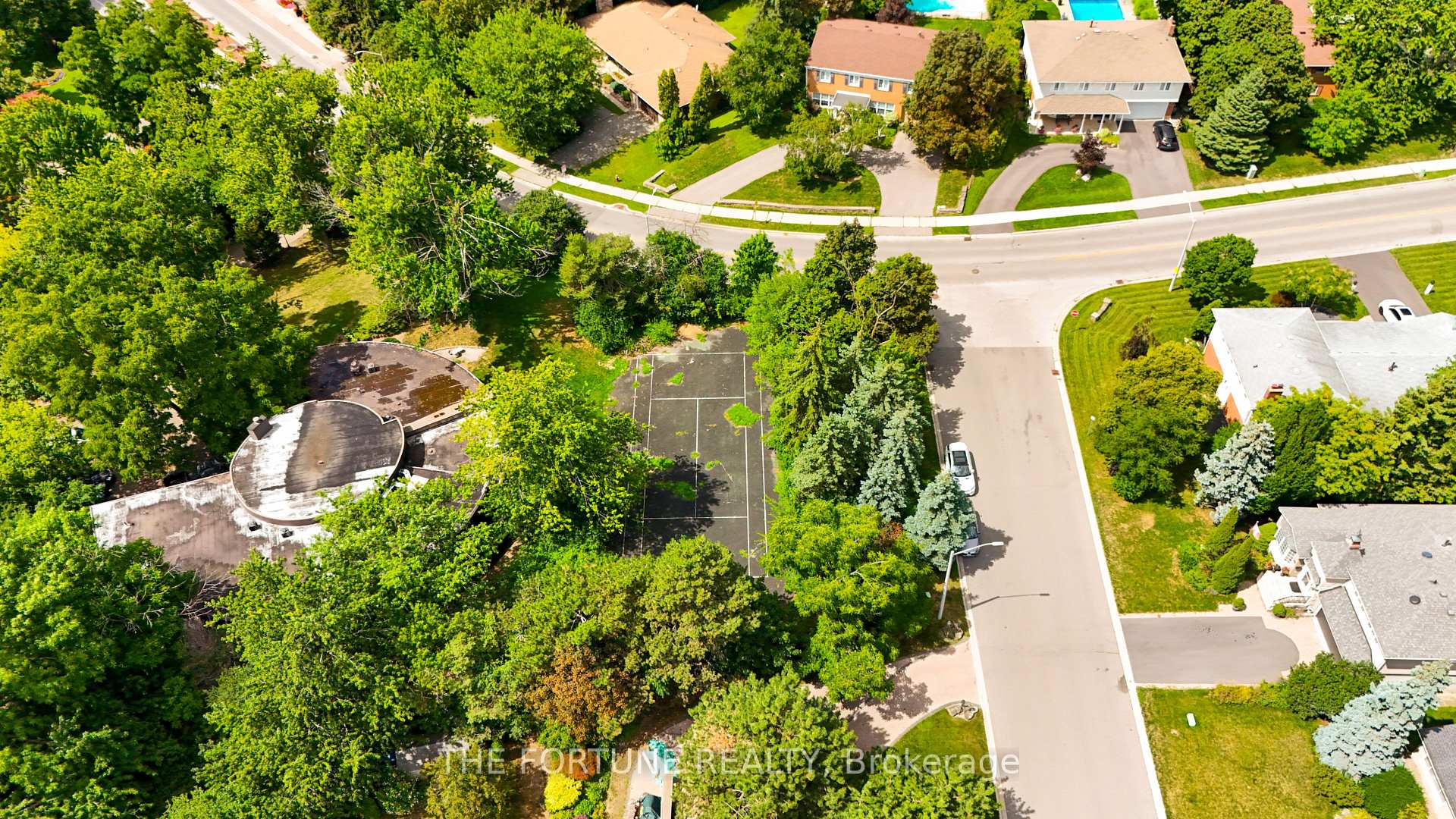 Photo 9 of 58 Parkview Place, Brampton, Brampton East — HOMEH