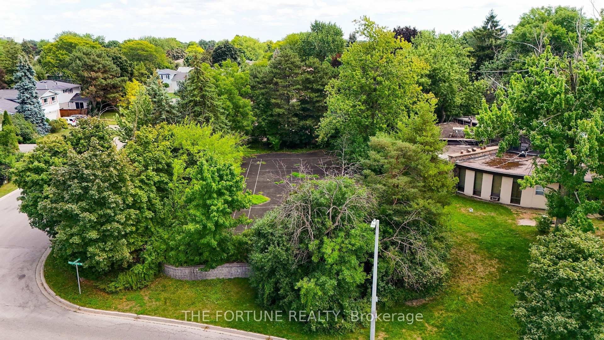 Photo 11 of 58 Parkview Place, Brampton, Brampton East — HOMEH