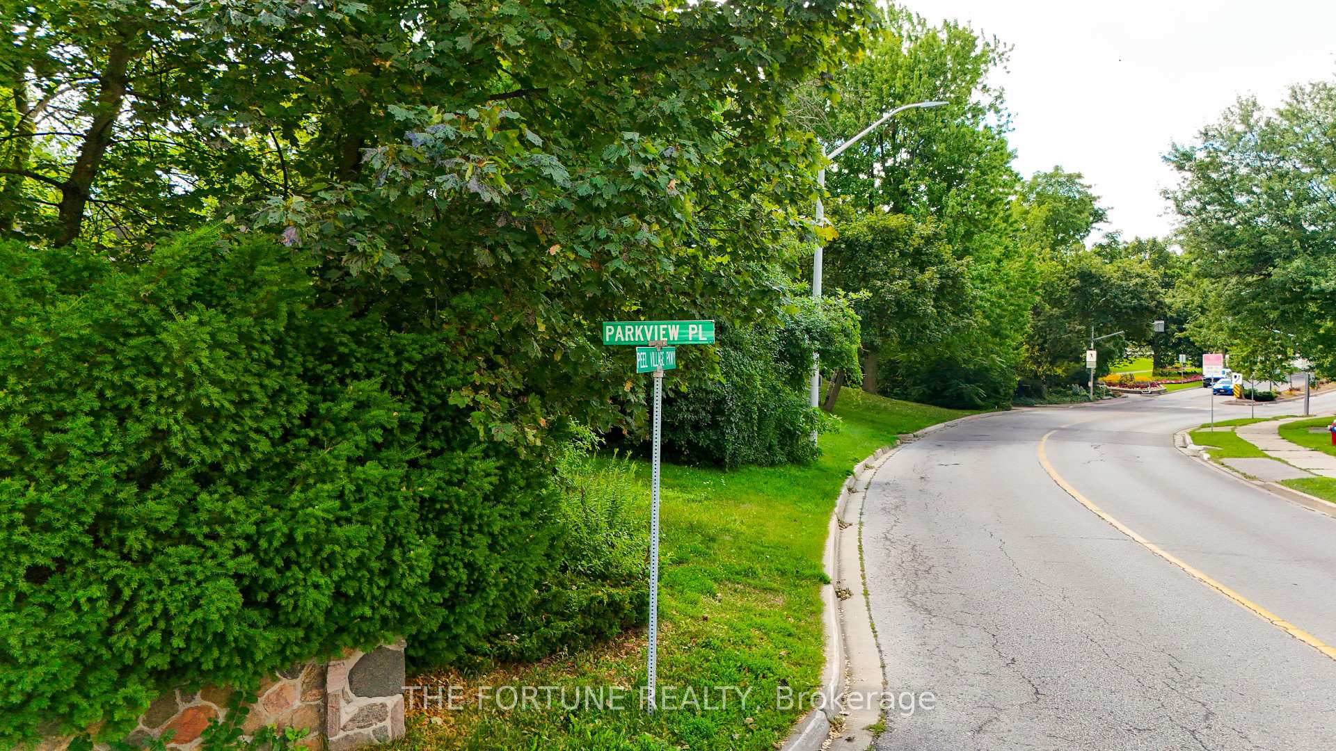 Photo 16 of 58 Parkview Place, Brampton, Brampton East — HOMEH