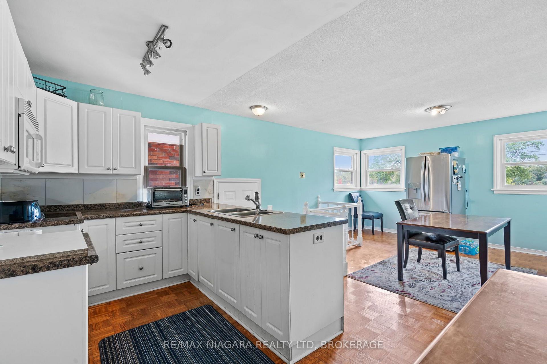 Photo 8 of 256 Kingsway Street, Welland, Dain City — HOMEH