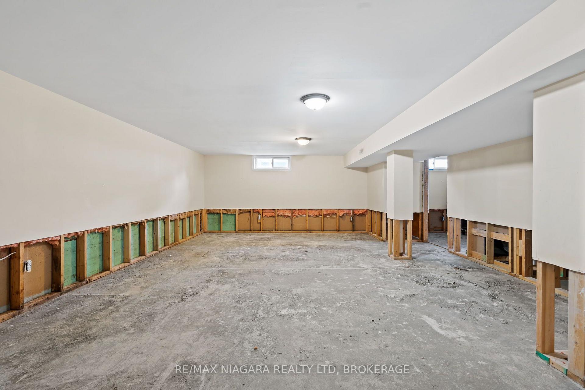 Photo 17 of 256 Kingsway Street, Welland, Dain City — HOMEH