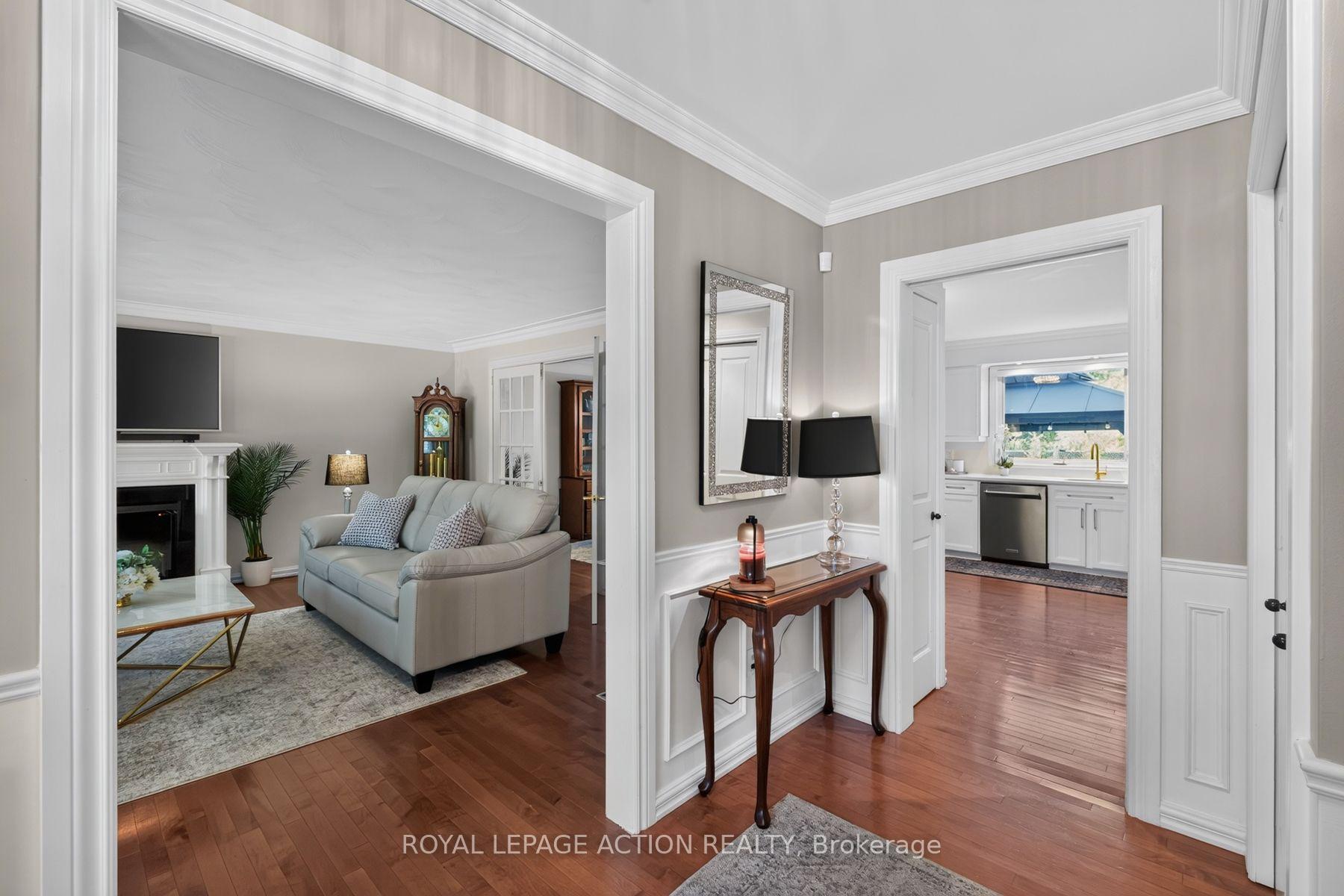 Photo 7 of 20 Japonica Crescent, Brantford, Henderson-Sky Acres — HOMEH