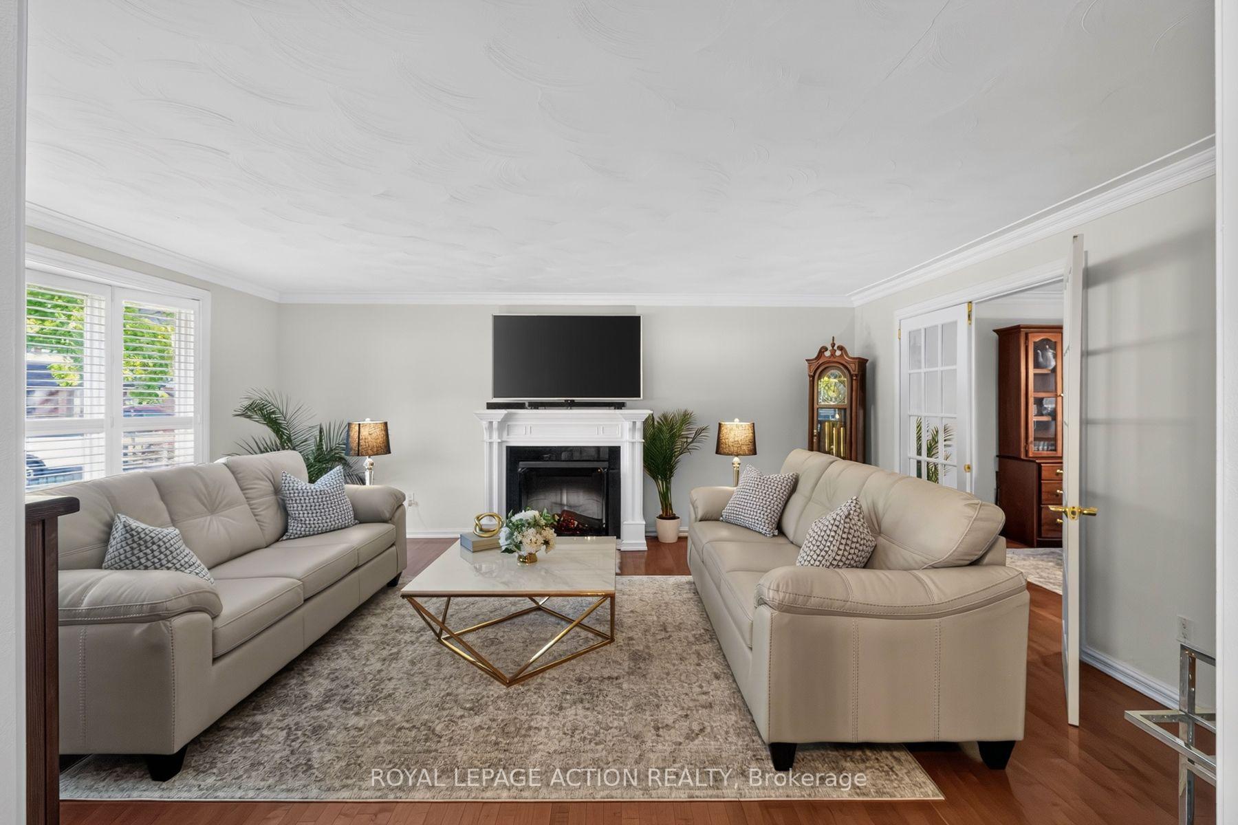 Photo 8 of 20 Japonica Crescent, Brantford, Henderson-Sky Acres — HOMEH