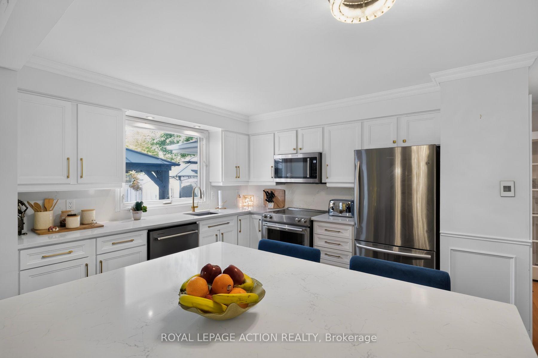 Photo 14 of 20 Japonica Crescent, Brantford, Henderson-Sky Acres — HOMEH