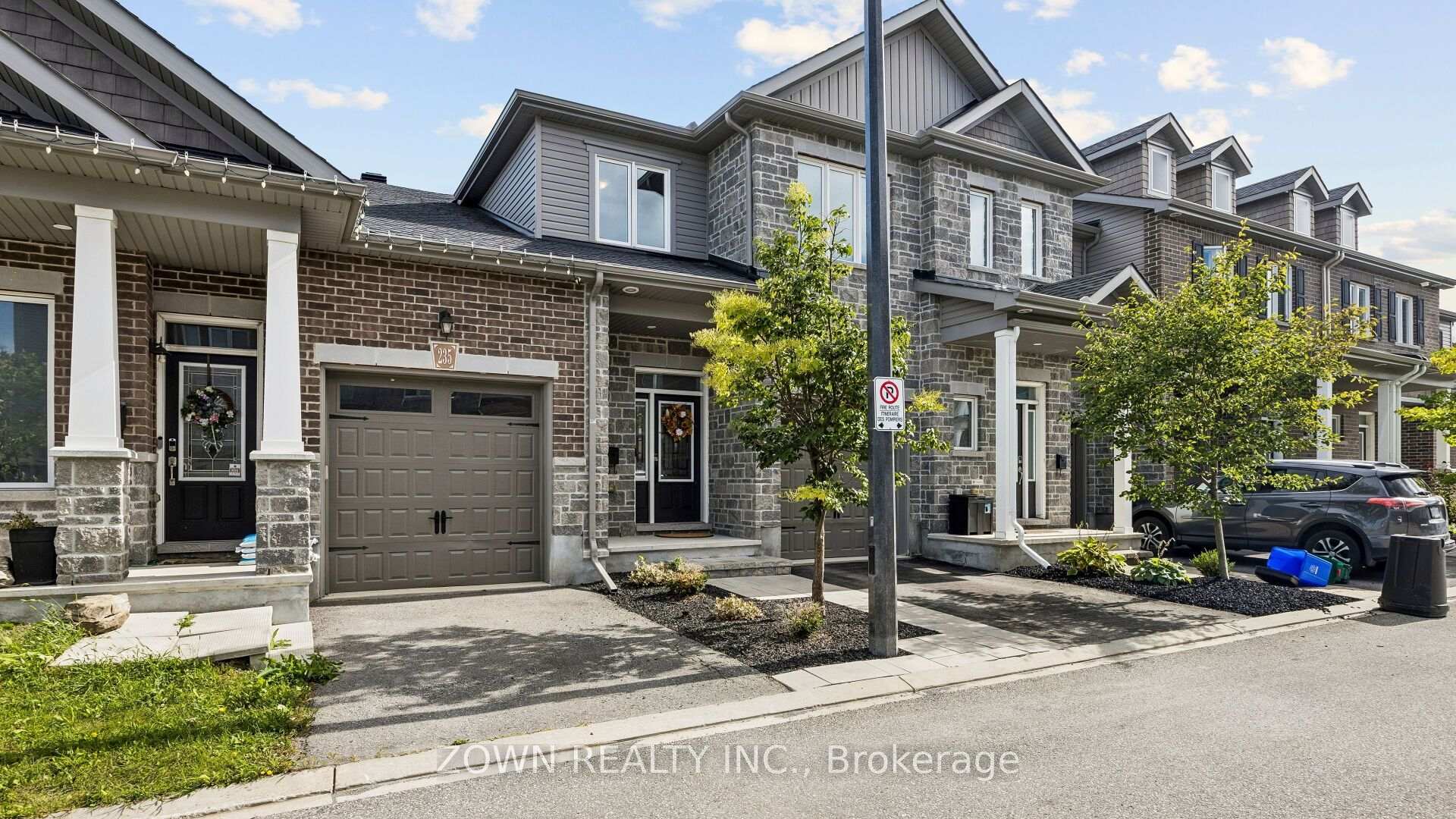 Photo 2 of 233 Sittelle Private, Ottawa, Fallingbrook/Gardenway South — HOMEH