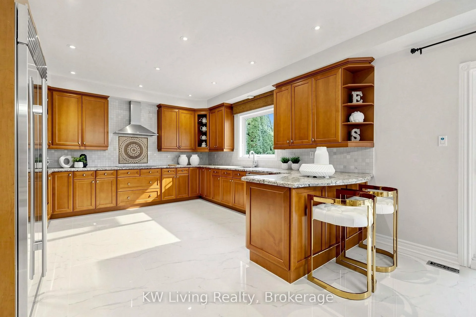 Photo 34 of 53 Brookshill Crescent, Richmond Hill, Bayview Hill — HOMEH