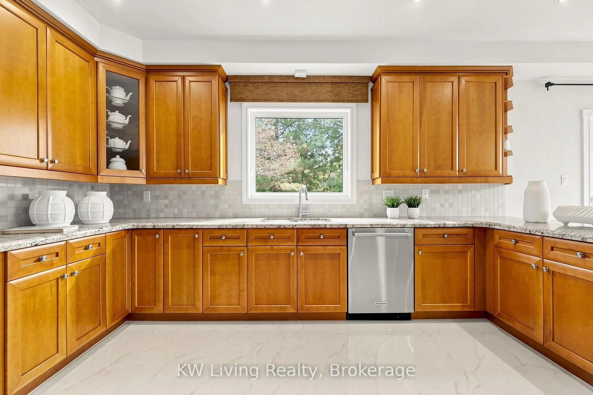 Photo 31 of 53 Brookshill Crescent, Richmond Hill, Bayview Hill — HOMEH