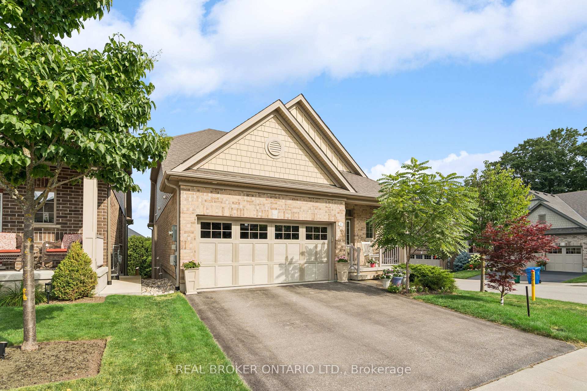 Photo 3 of 10 Chestnut Drive, Guelph/Eramosa, Rockwood — HOMEH
