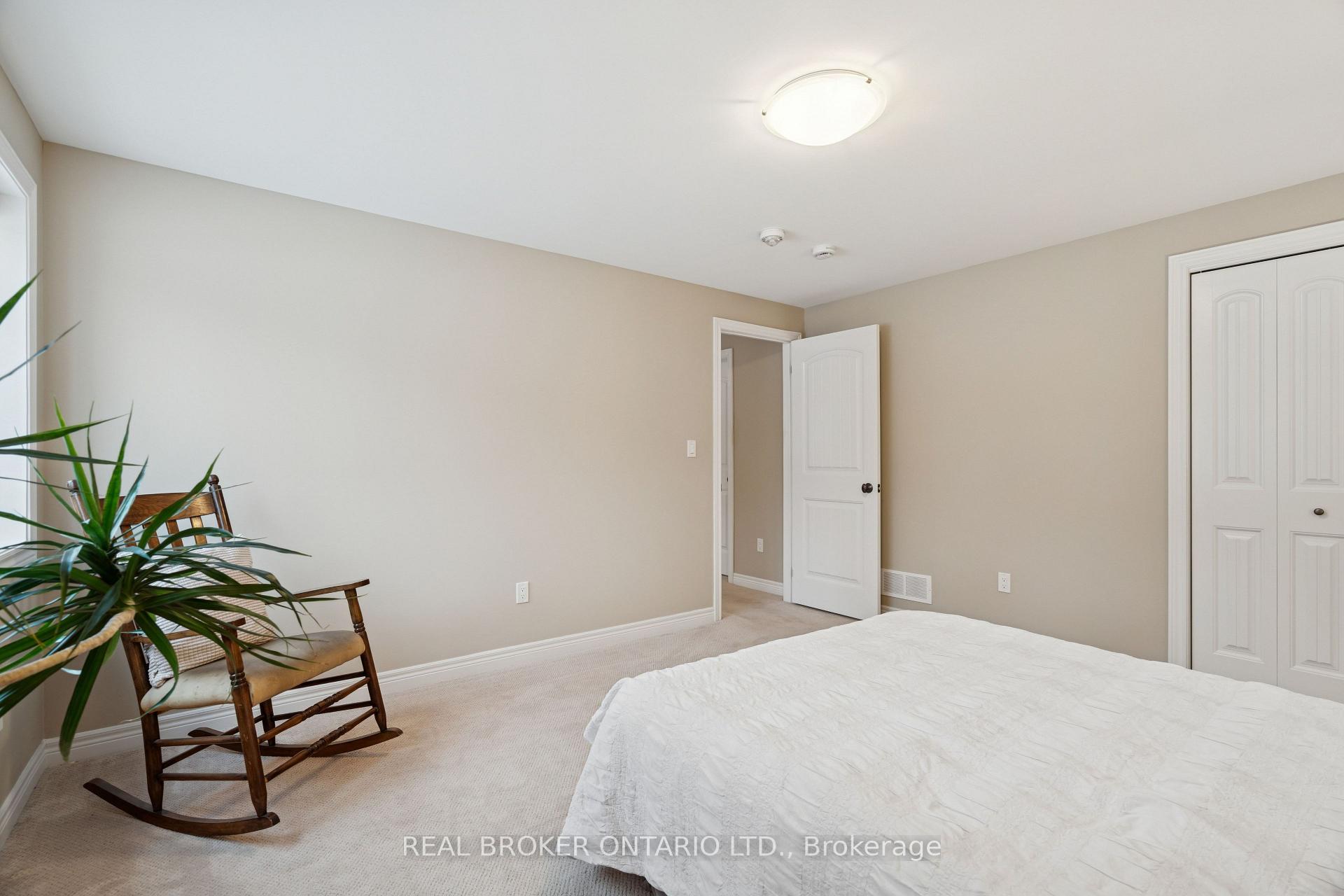 Photo 36 of 10 Chestnut Drive, Guelph/Eramosa, Rockwood — HOMEH