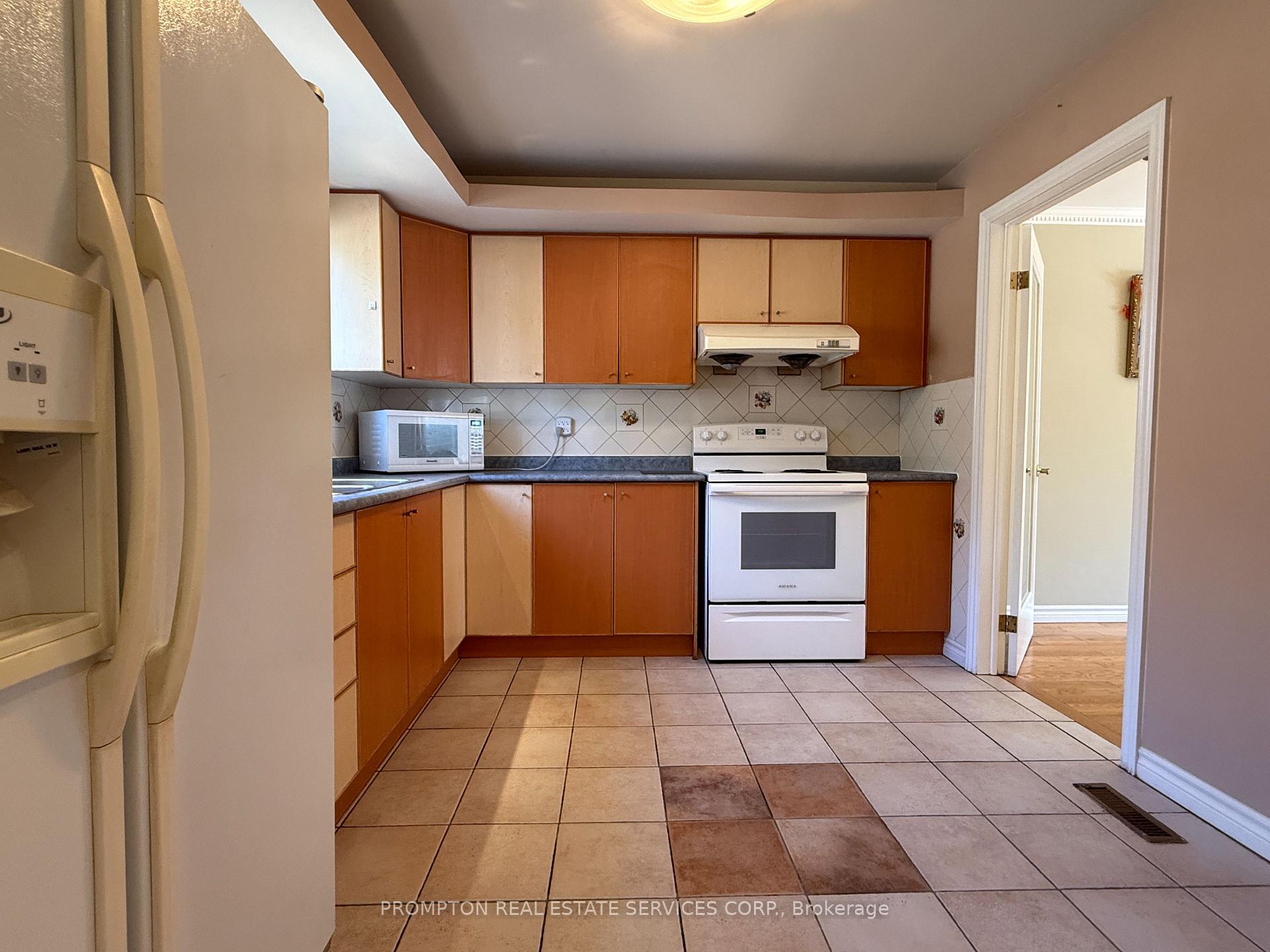 Photo 4 of Unit 42, 270 Timberbank Boulevard, Scarborough, L'Amoreaux — HOMEH