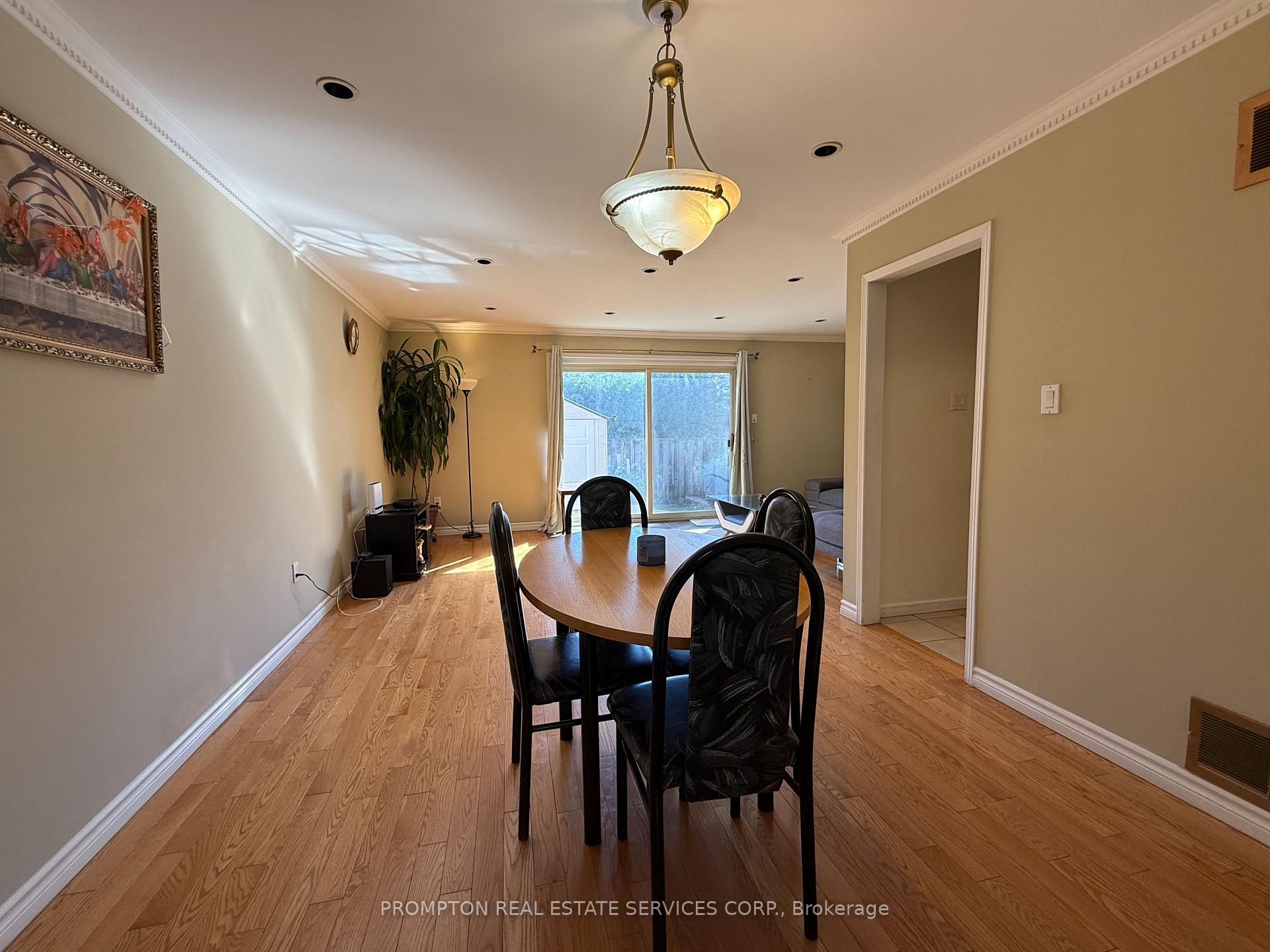 Photo 5 of Unit 42, 270 Timberbank Boulevard, Scarborough, L'Amoreaux — HOMEH