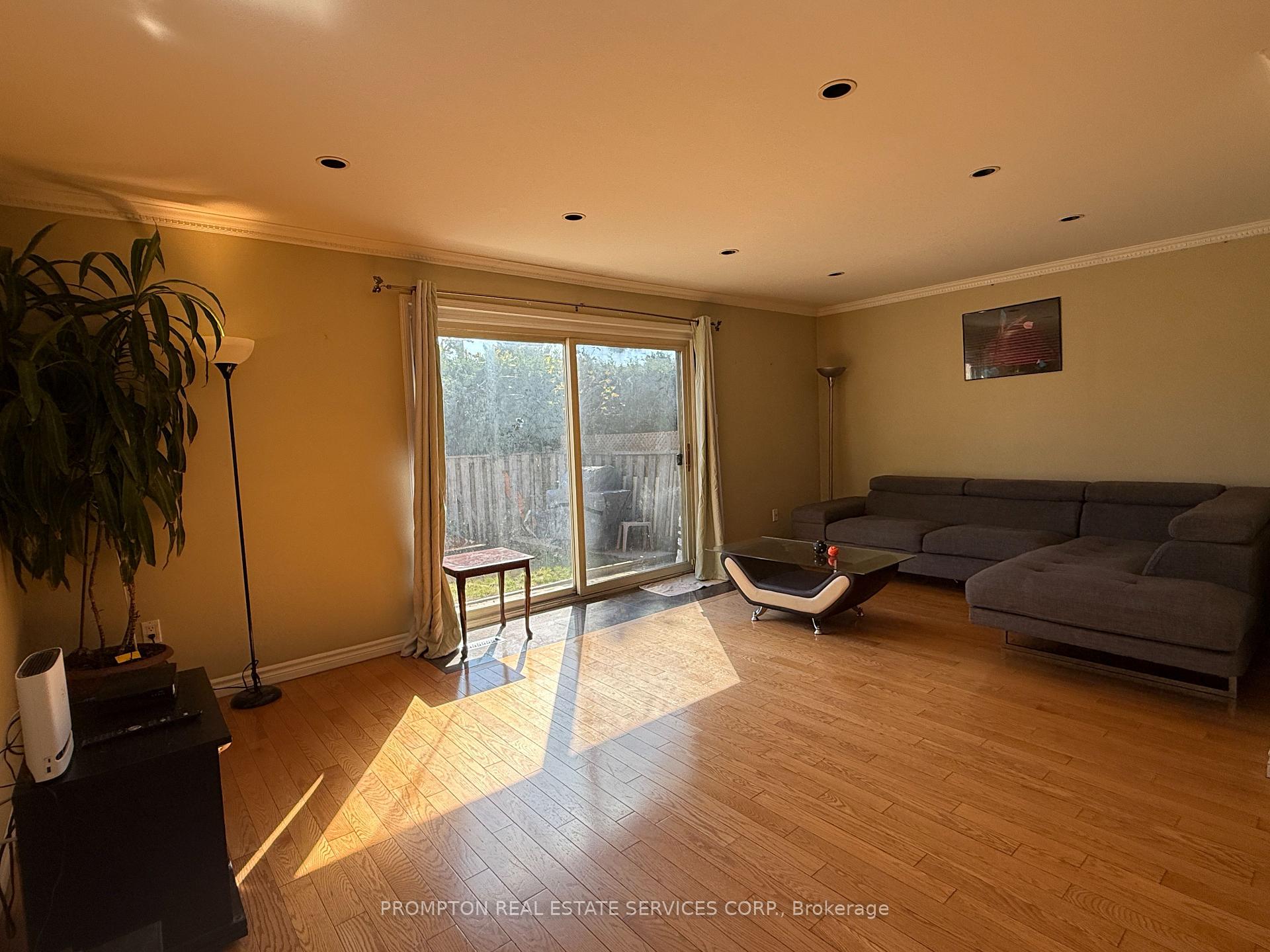 Photo 7 of Unit 42, 270 Timberbank Boulevard, Scarborough, L'Amoreaux — HOMEH