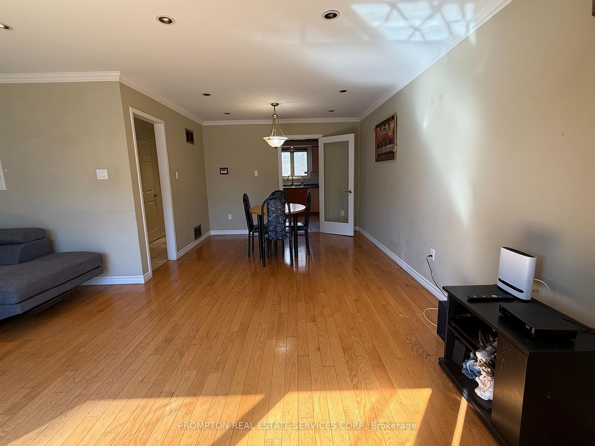 Photo 9 of Unit 42, 270 Timberbank Boulevard, Scarborough, L'Amoreaux — HOMEH