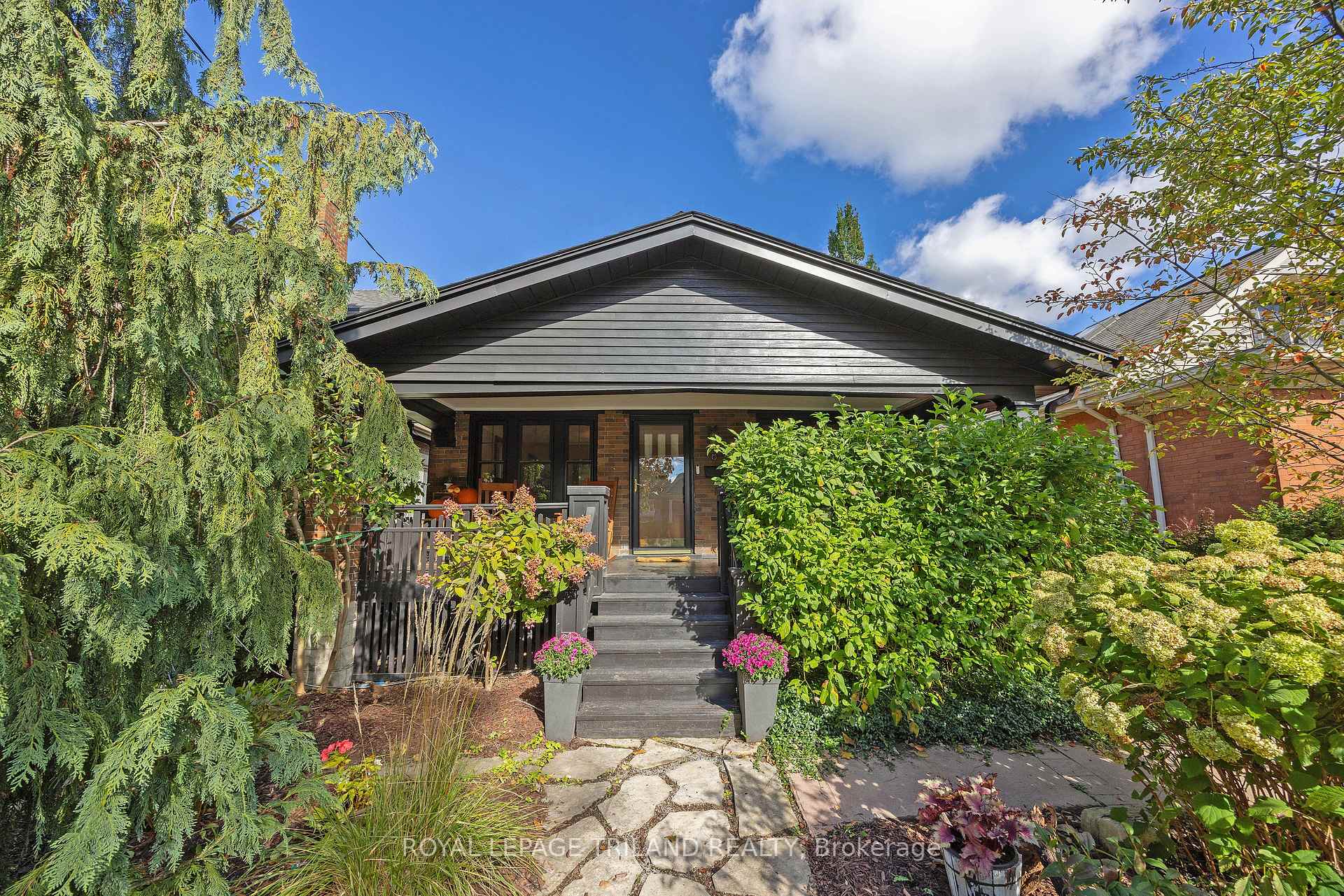 Photo of 8 McKenzie Avenue