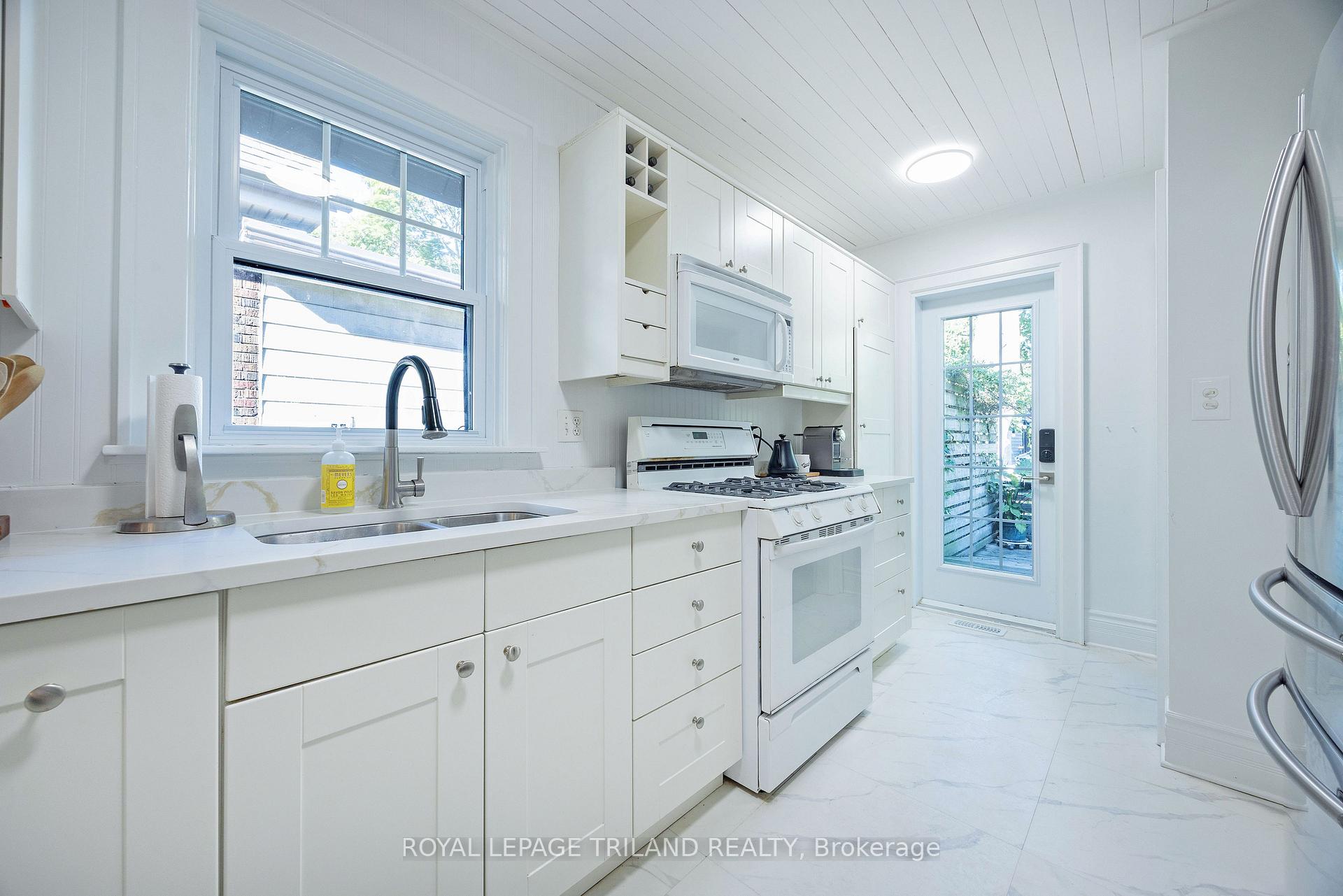 Photo 14 of 8 McKenzie Avenue, London, South F — HOMEH