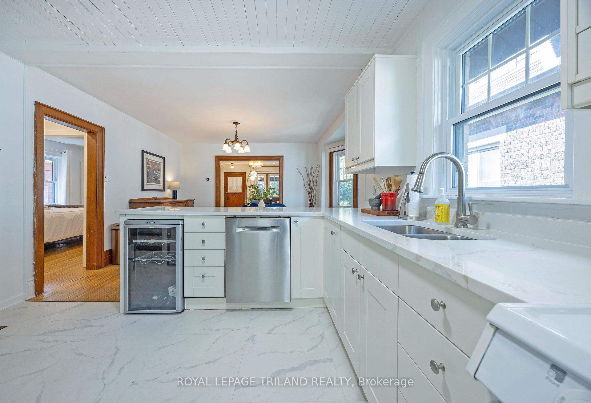 Photo 15 of 8 McKenzie Avenue, London, South F — HOMEH