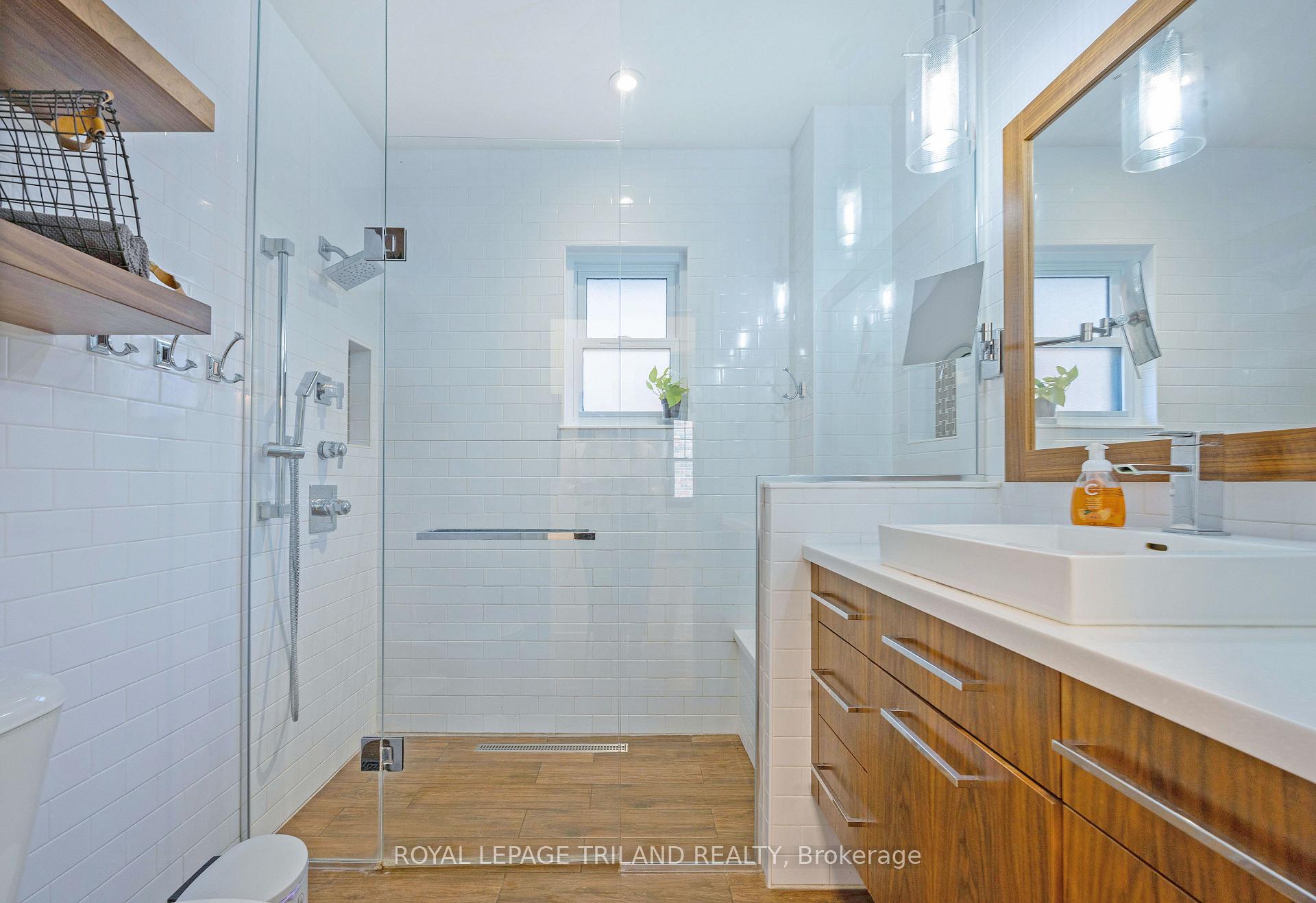 Photo 17 of 8 McKenzie Avenue, London, South F — HOMEH