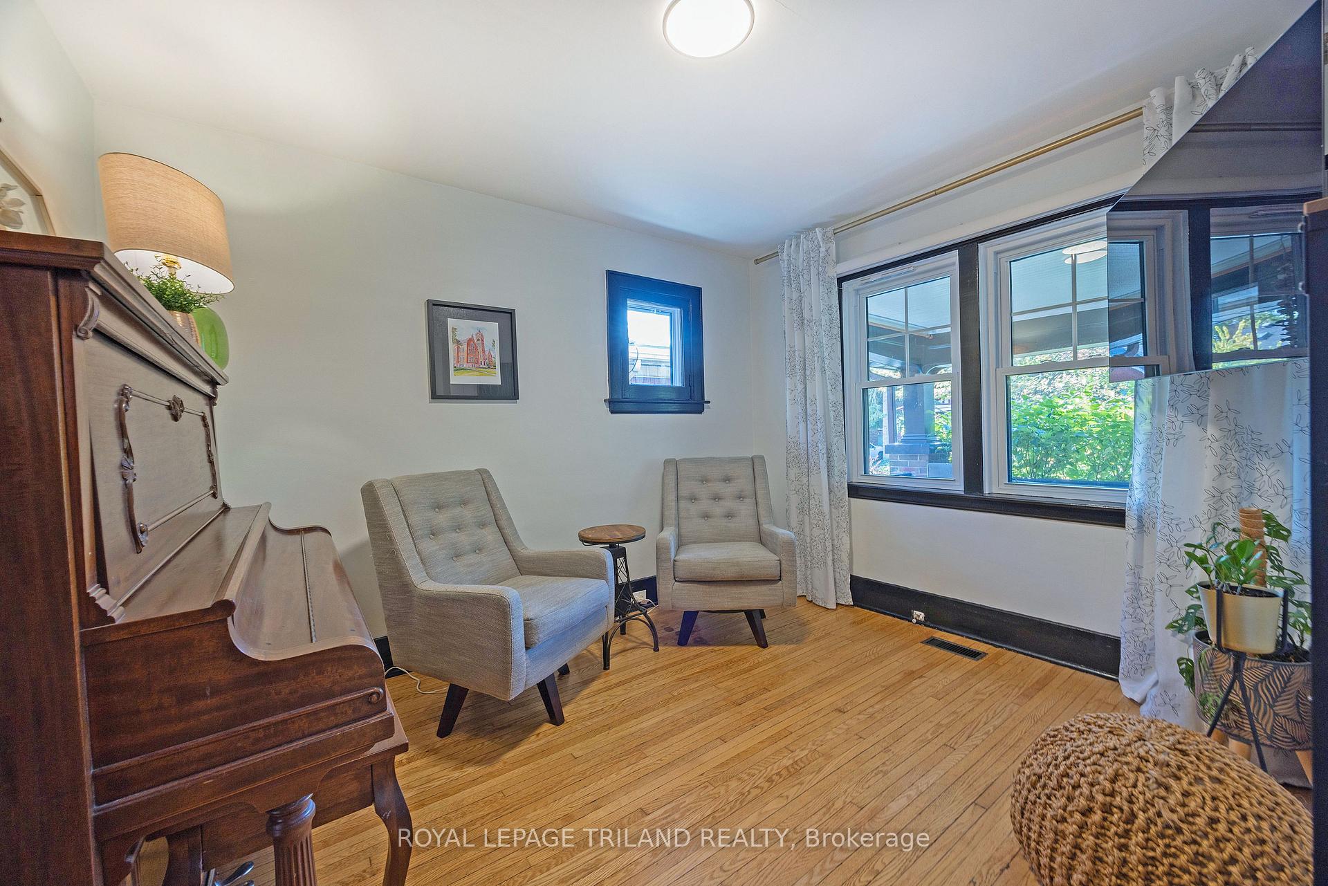 Photo 20 of 8 McKenzie Avenue, London, South F — HOMEH