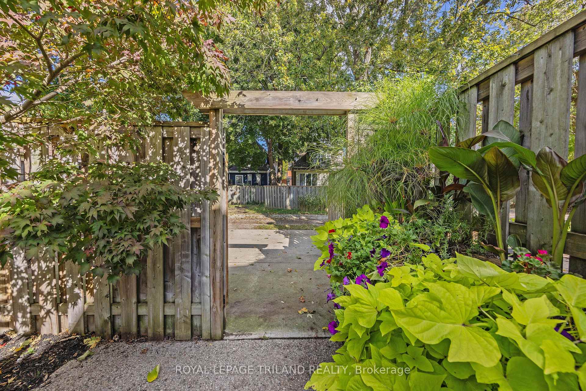 Photo 33 of 8 McKenzie Avenue, London, South F — HOMEH