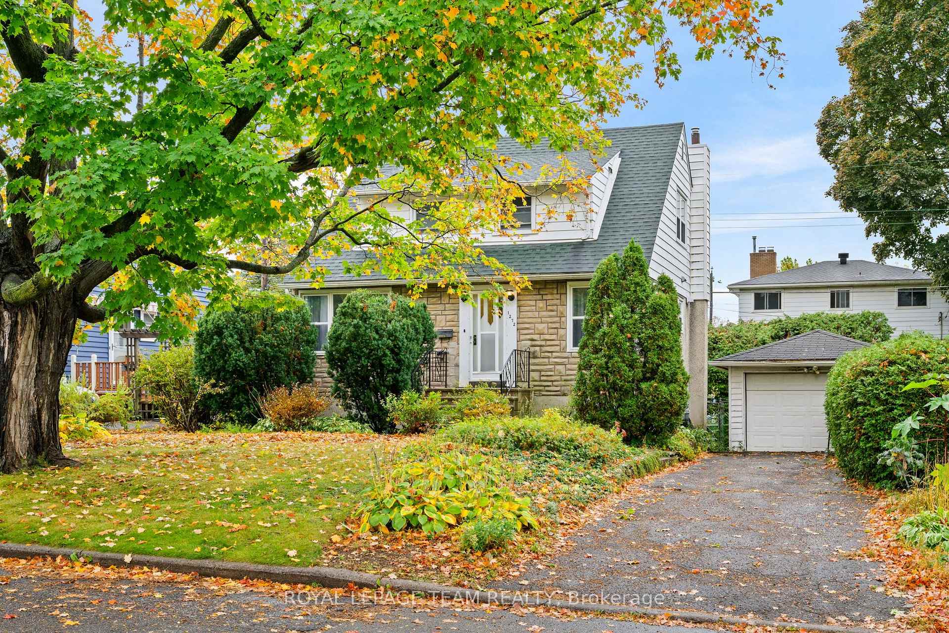 Photo 2 of 1272 Livingstone Avenue, Ottawa, Alta Vista — HOMEH