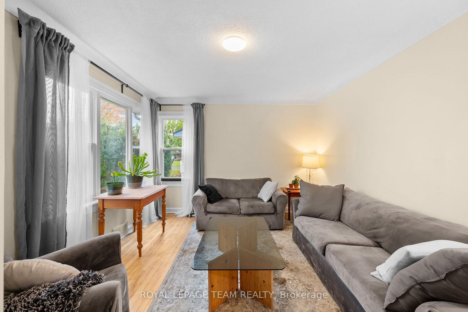 Photo 6 of 1272 Livingstone Avenue, Ottawa, Alta Vista — HOMEH