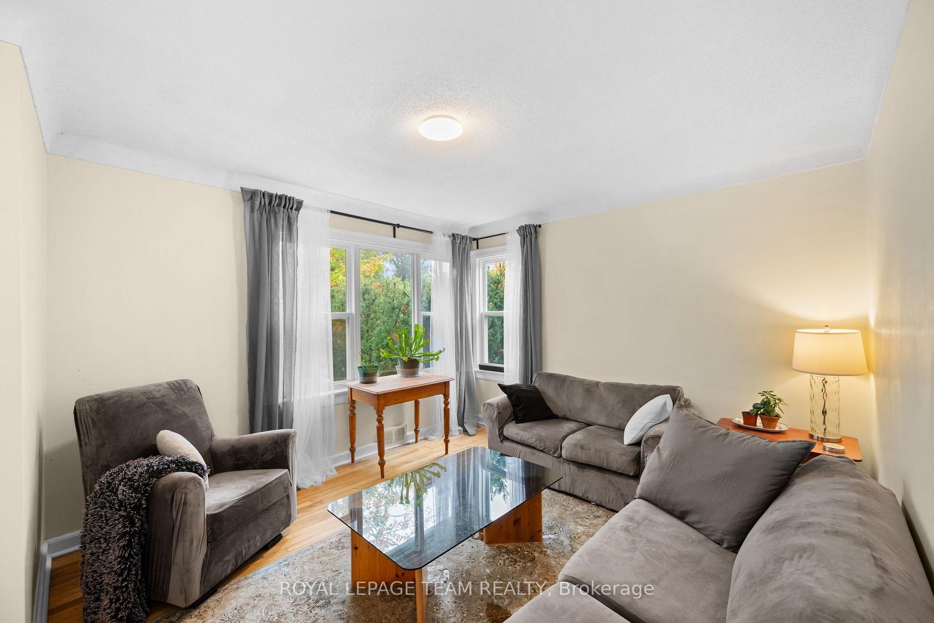 Photo 7 of 1272 Livingstone Avenue, Ottawa, Alta Vista — HOMEH