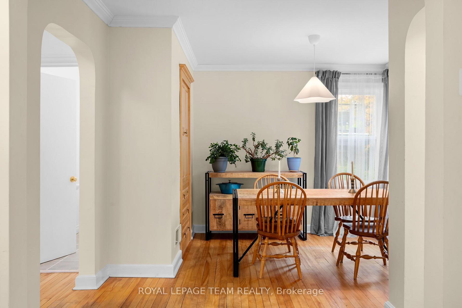 Photo 9 of 1272 Livingstone Avenue, Ottawa, Alta Vista — HOMEH