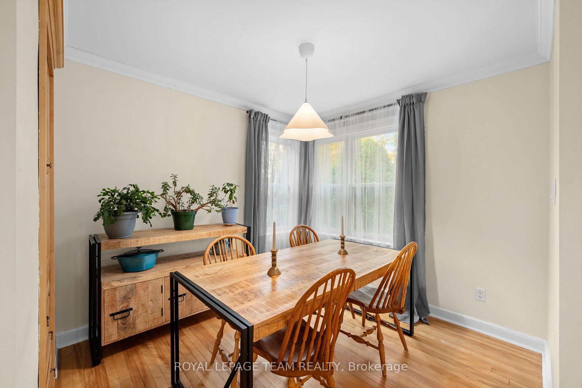 Photo 10 of 1272 Livingstone Avenue, Ottawa, Alta Vista — HOMEH