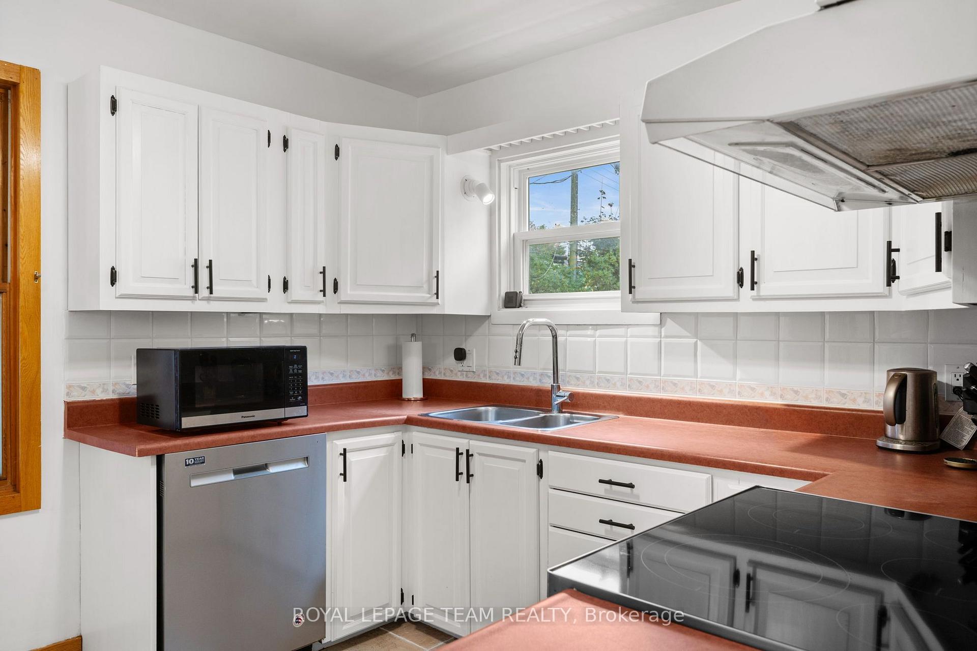 Photo 14 of 1272 Livingstone Avenue, Ottawa, Alta Vista — HOMEH