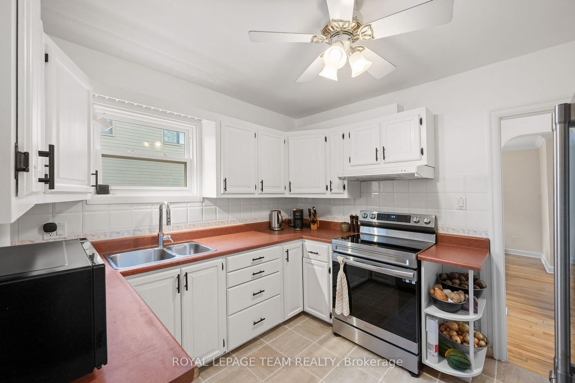Photo 15 of 1272 Livingstone Avenue, Ottawa, Alta Vista — HOMEH