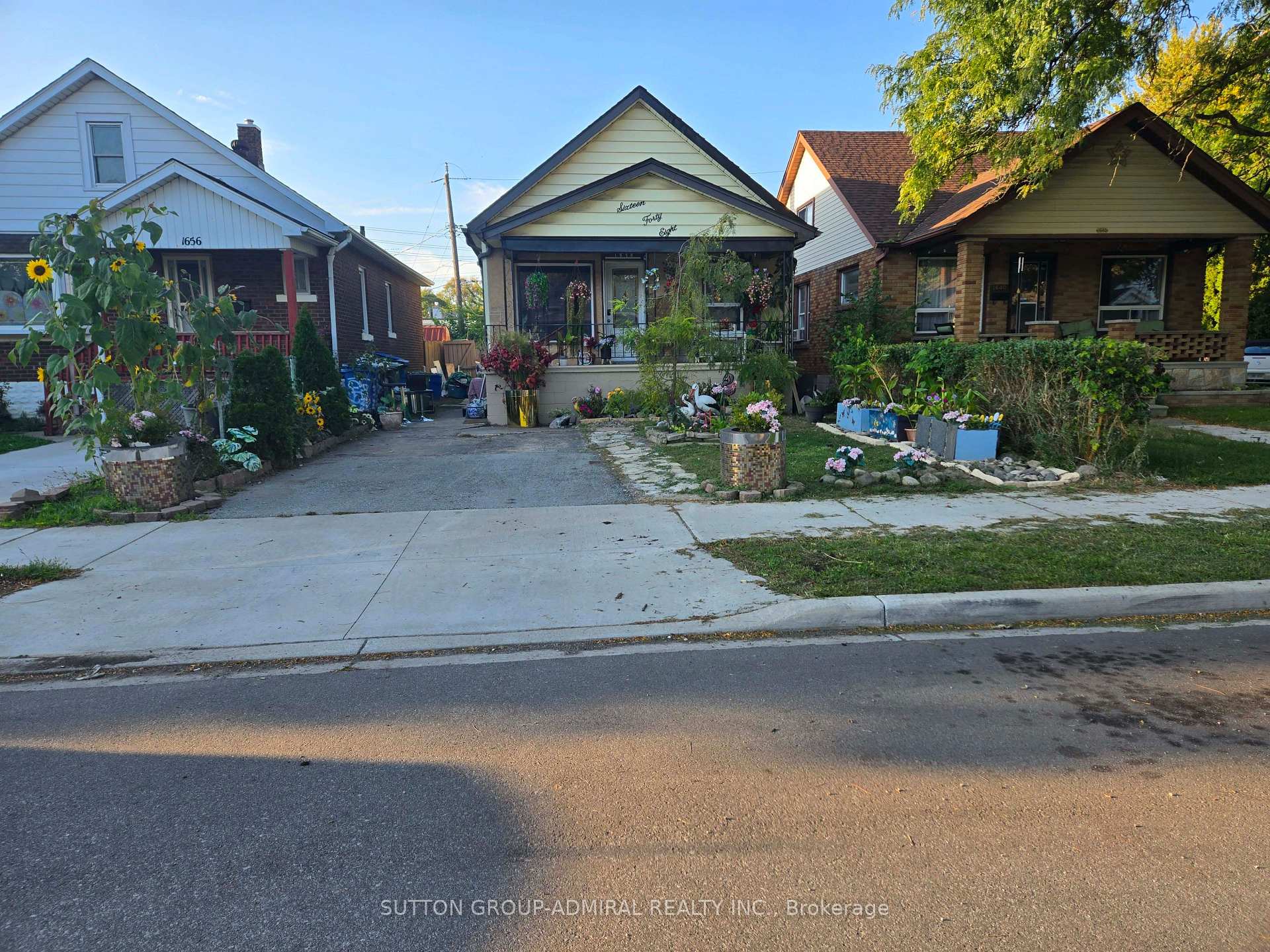 Photo of 1648 Laing Street
