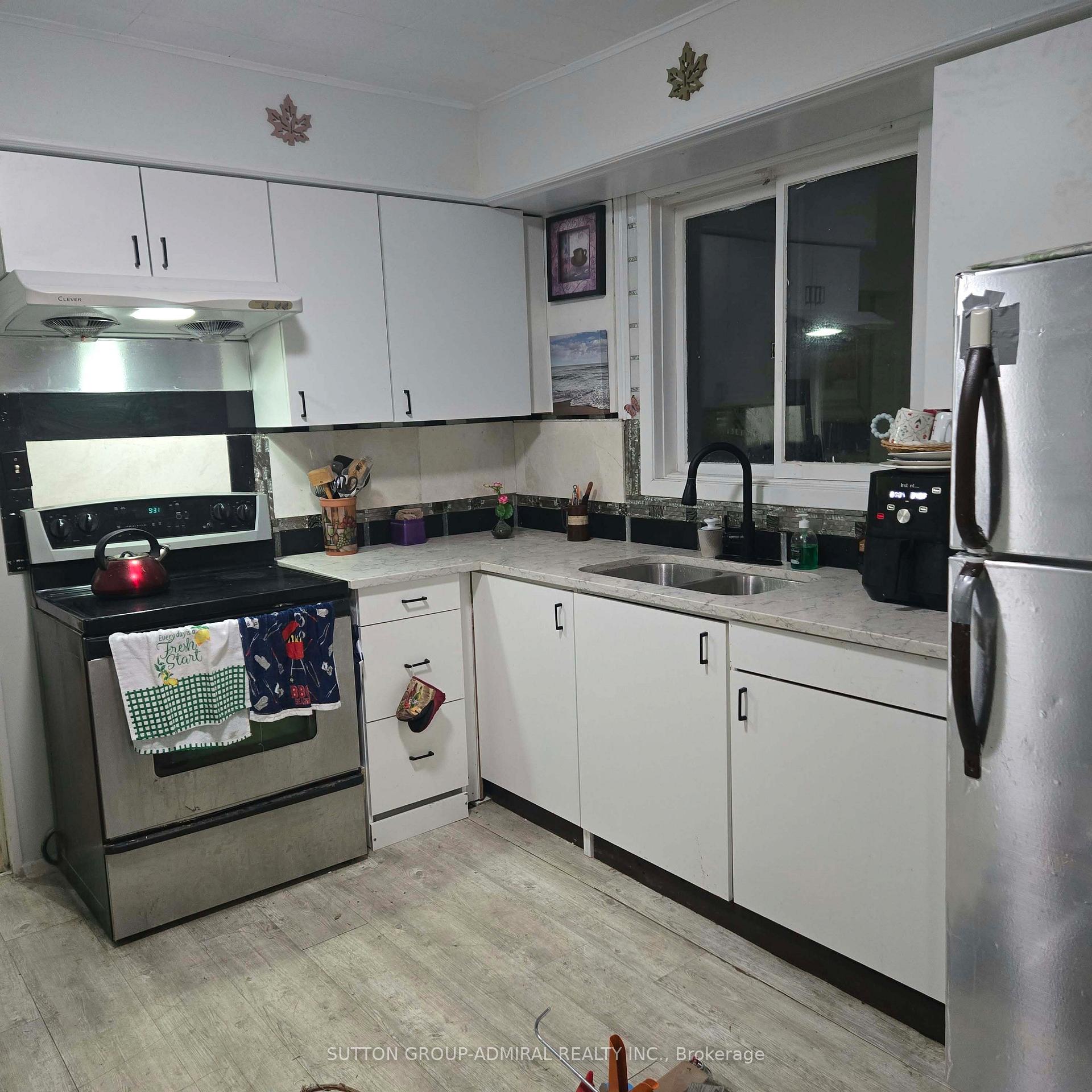 Photo 6 of 1648 Laing Street, Windsor — HOMEH