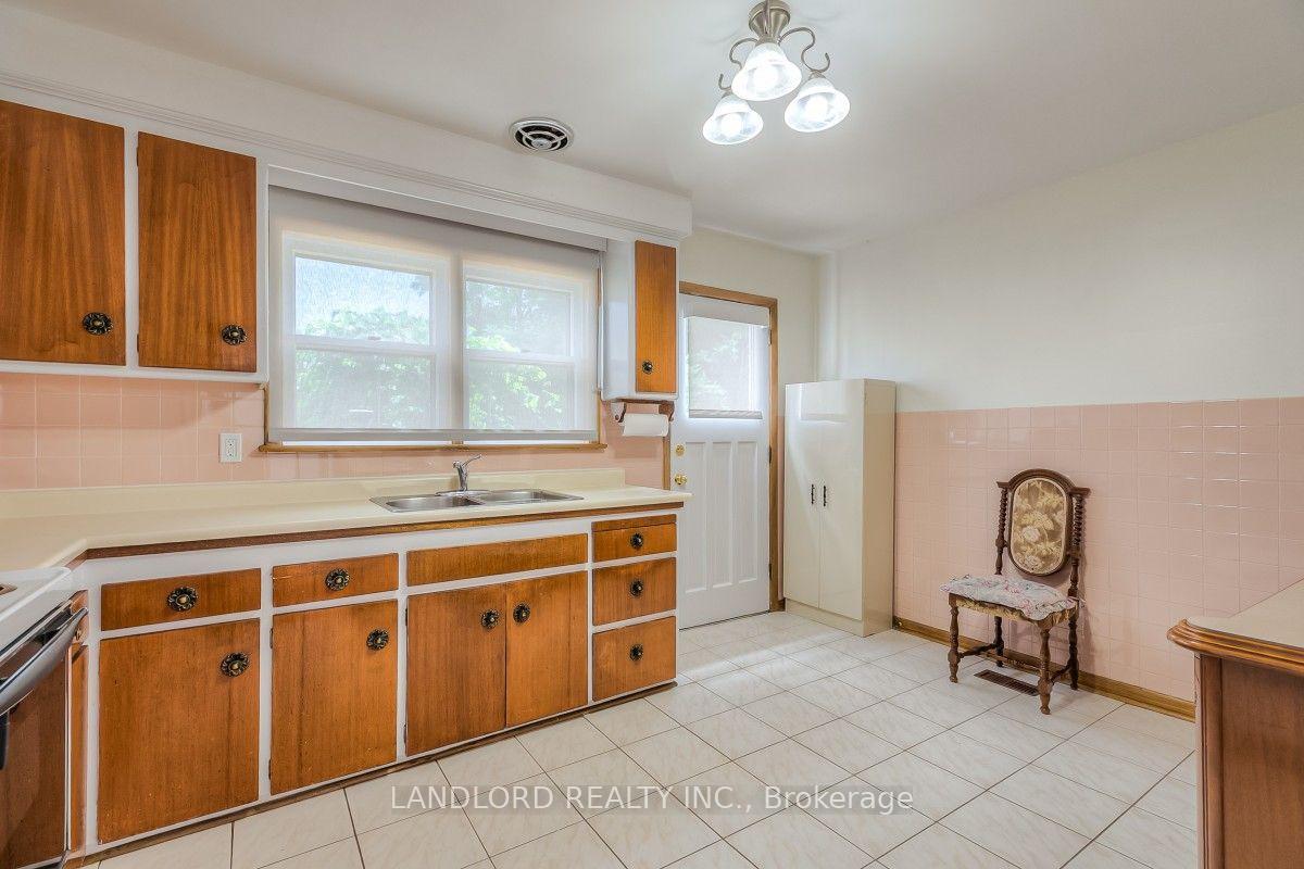 Photo 7 of 85 Greenlaw Avenue, Toronto, Corso Italia-Davenport — HOMEH