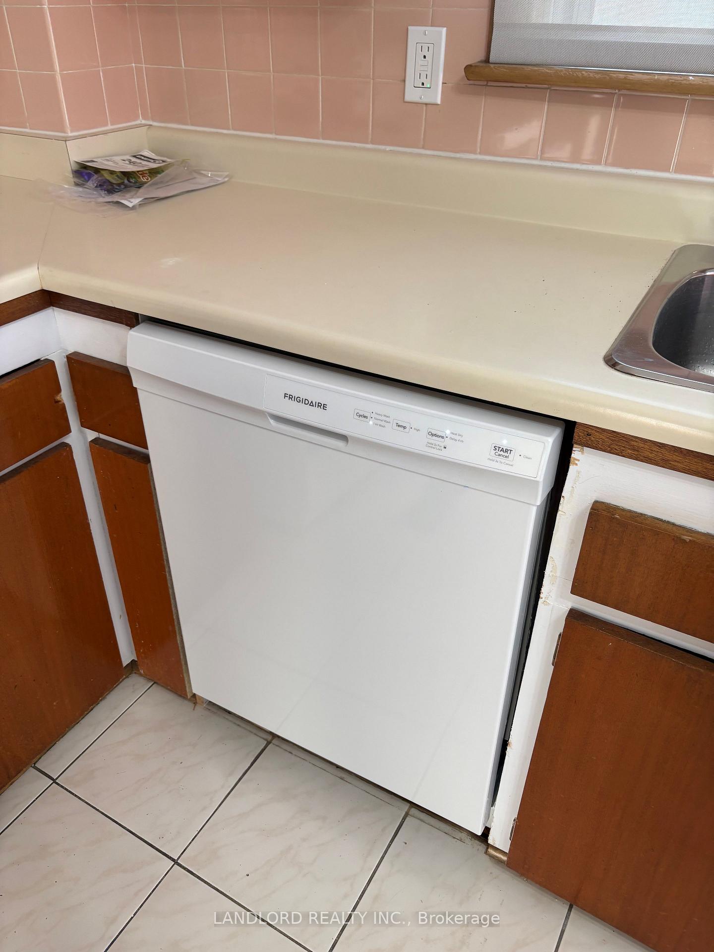 Photo 10 of 85 Greenlaw Avenue, Toronto, Corso Italia-Davenport — HOMEH