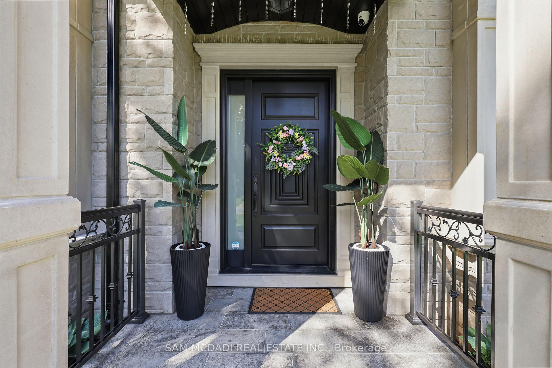 Photo 3 of 403 Willis Drive, Oakville, West — HOMEH