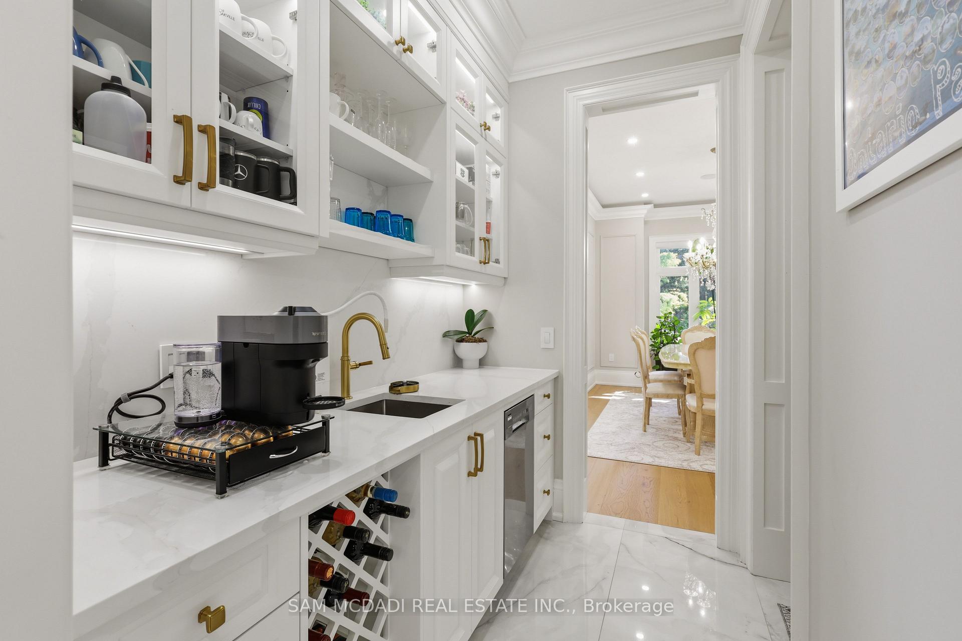 Photo 8 of 403 Willis Drive, Oakville, West — HOMEH