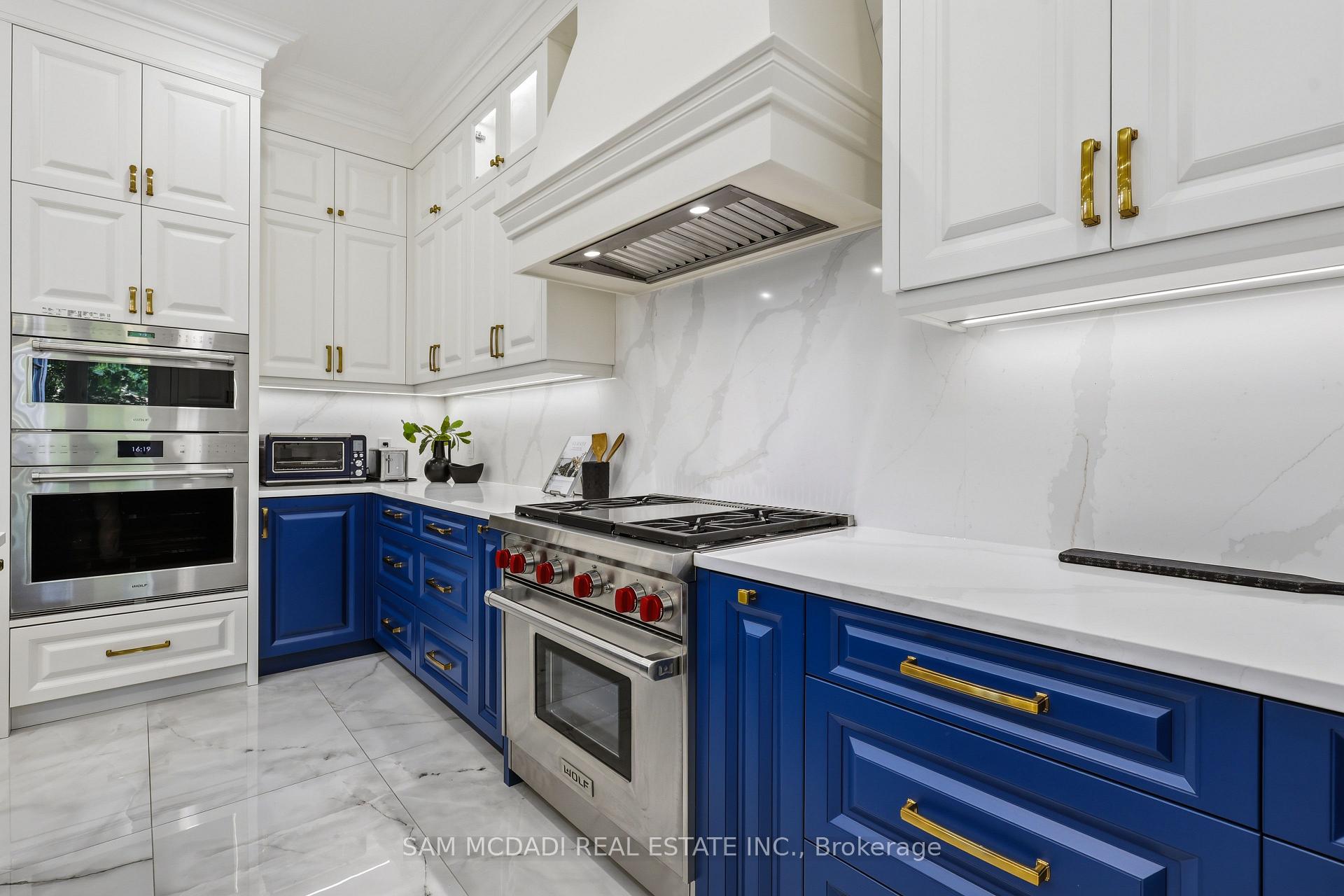 Photo 12 of 403 Willis Drive, Oakville, West — HOMEH