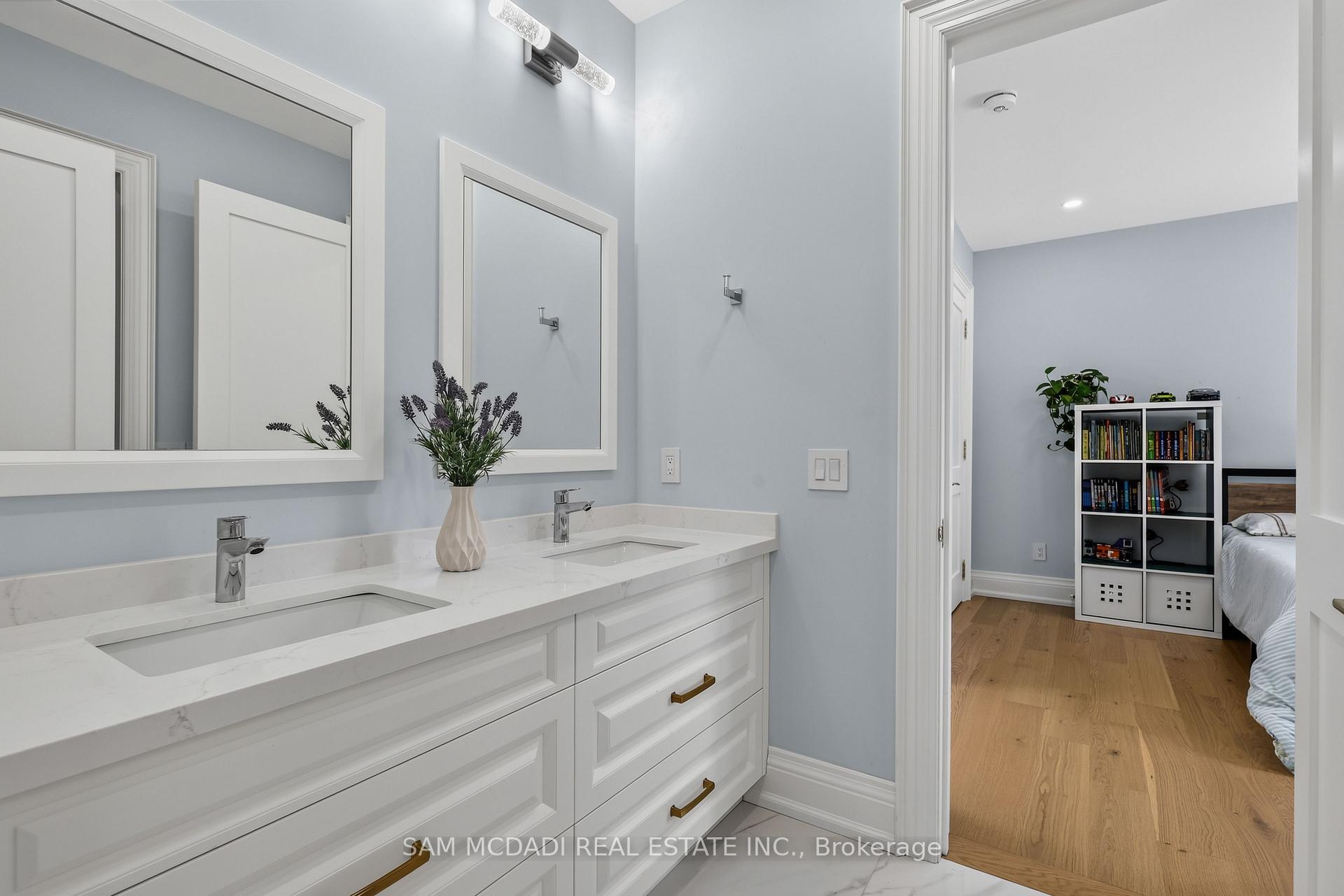 Photo 23 of 403 Willis Drive, Oakville, West — HOMEH