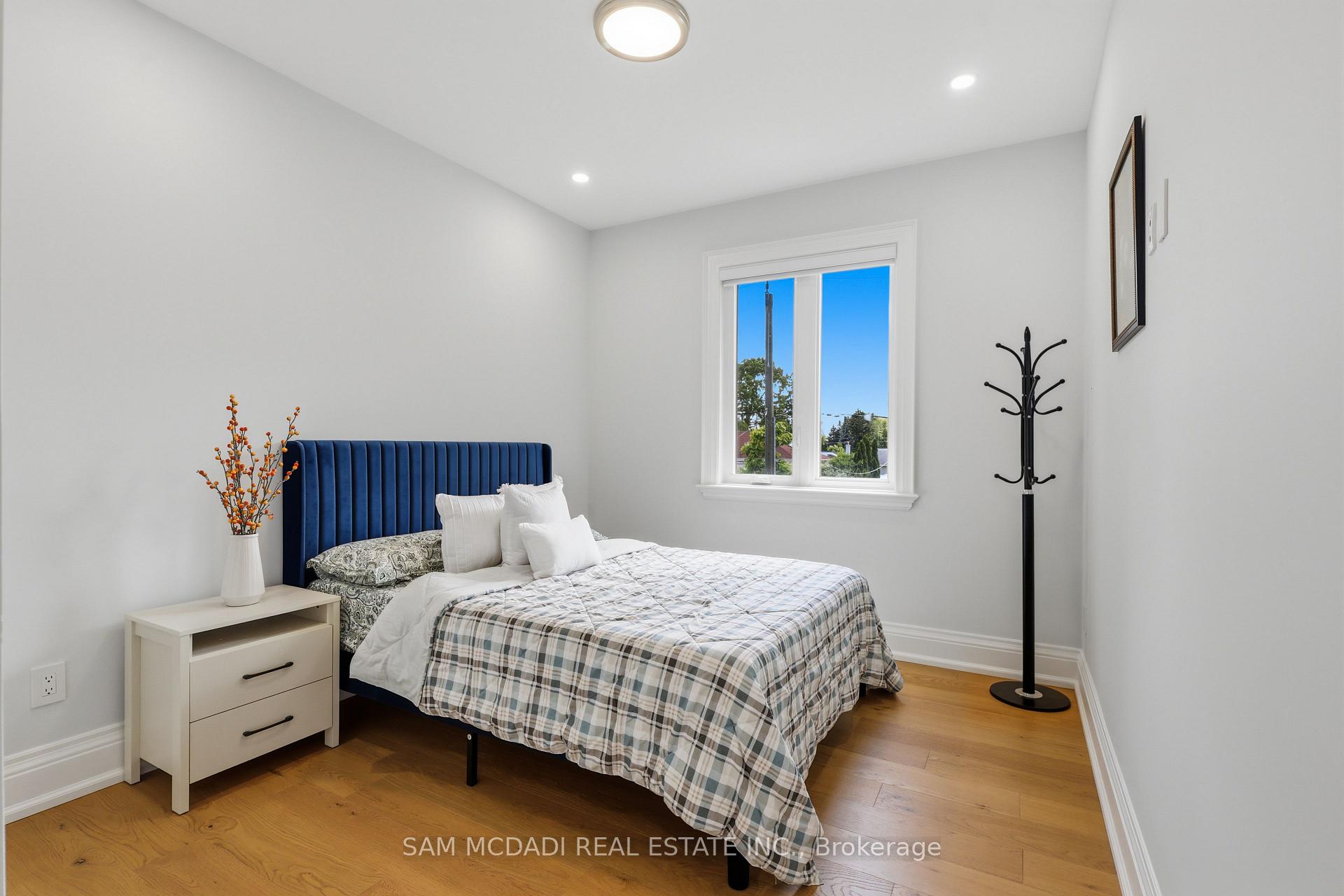 Photo 27 of 403 Willis Drive, Oakville, West — HOMEH
