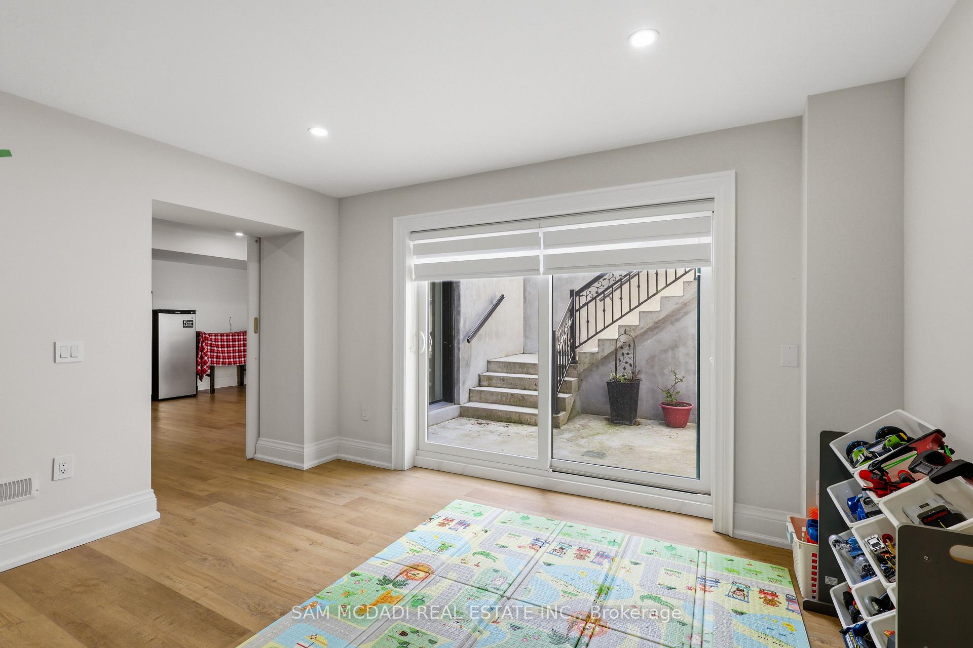 Photo 33 of 403 Willis Drive, Oakville, West — HOMEH