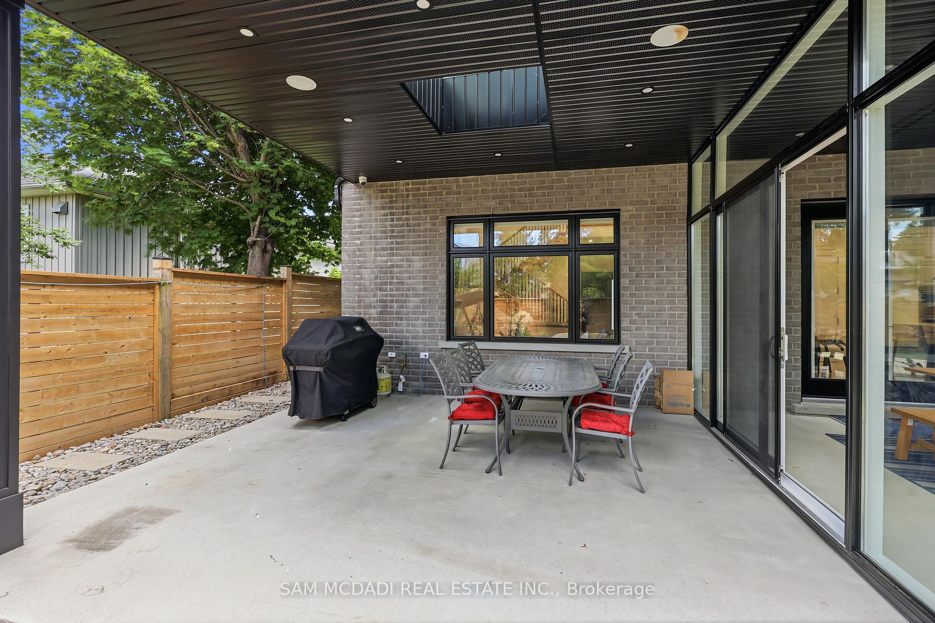 Photo 43 of 403 Willis Drive, Oakville, West — HOMEH