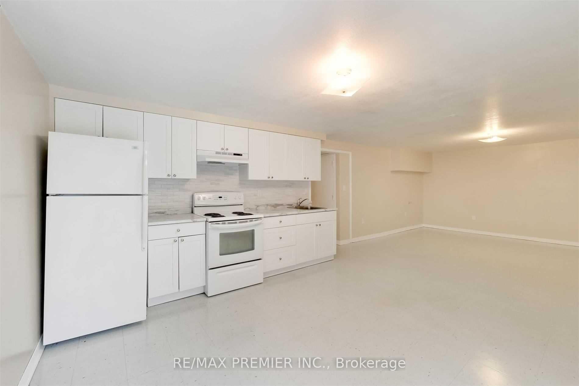 Photo 5 of Unit Bsmt, 77 Fox Run, Barrie, Letitia Heights — HOMEH