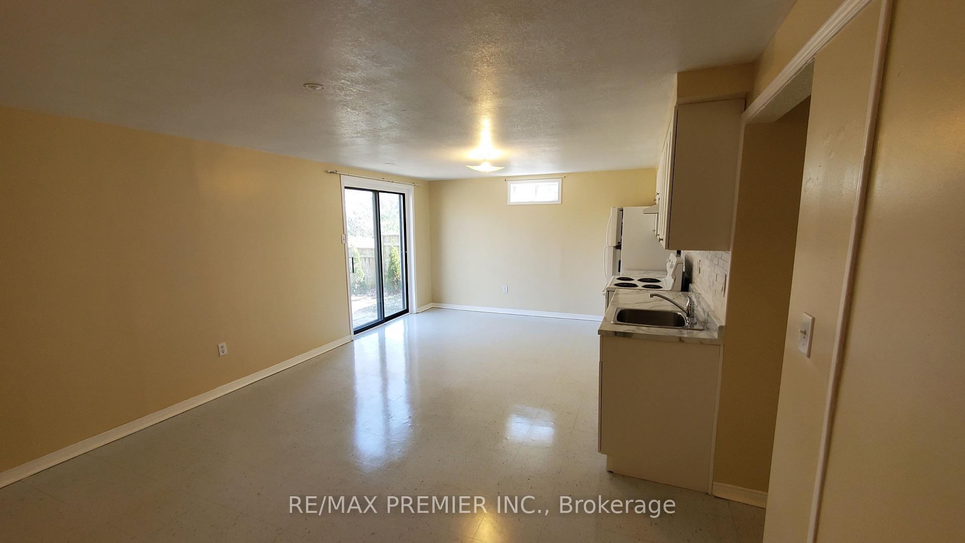 Photo 7 of Unit Bsmt, 77 Fox Run, Barrie, Letitia Heights — HOMEH